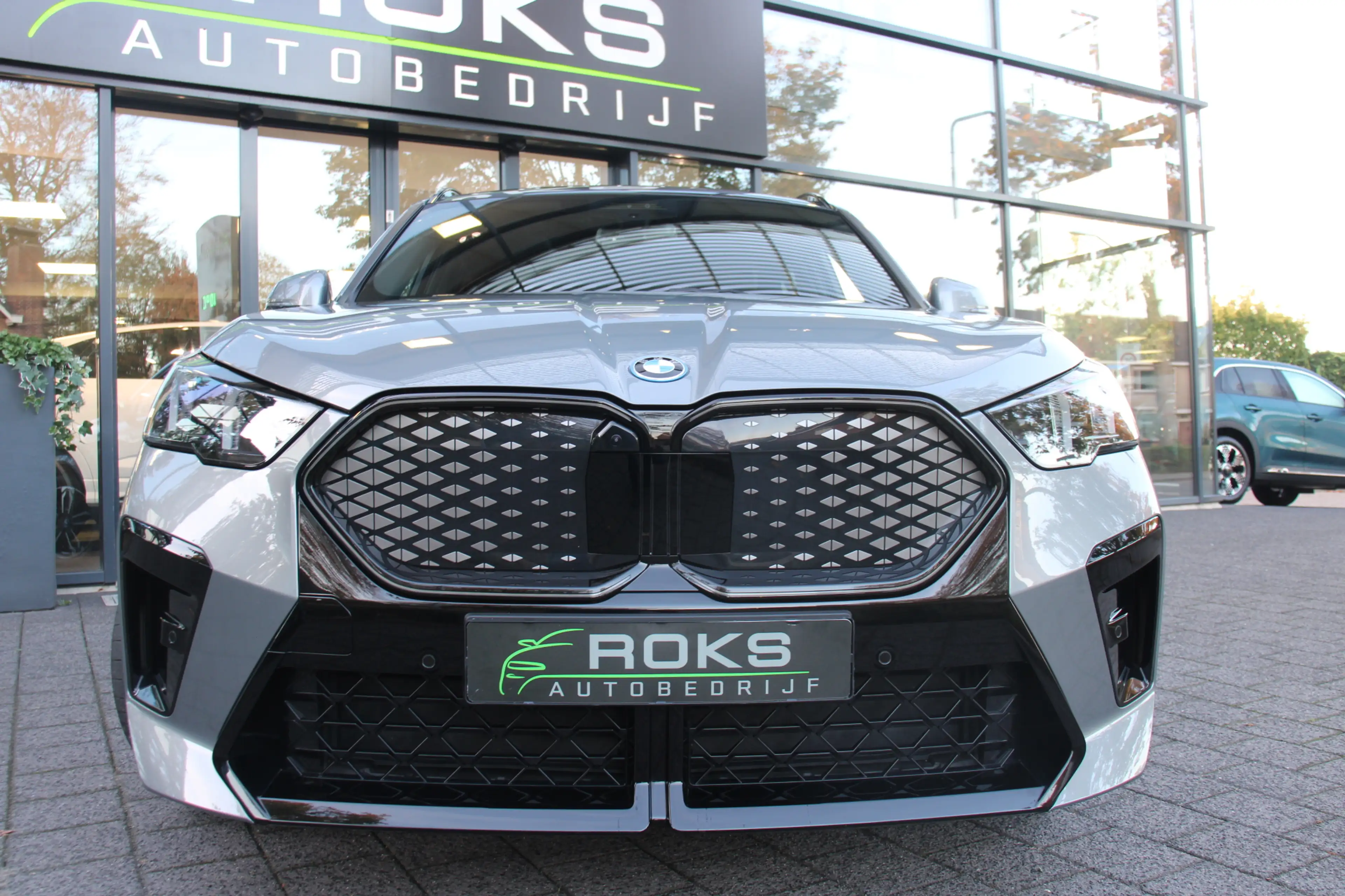 BMW iX2 eDrive20 67 kWh M Sport Pro Edition Shadowline/360 — photo 13