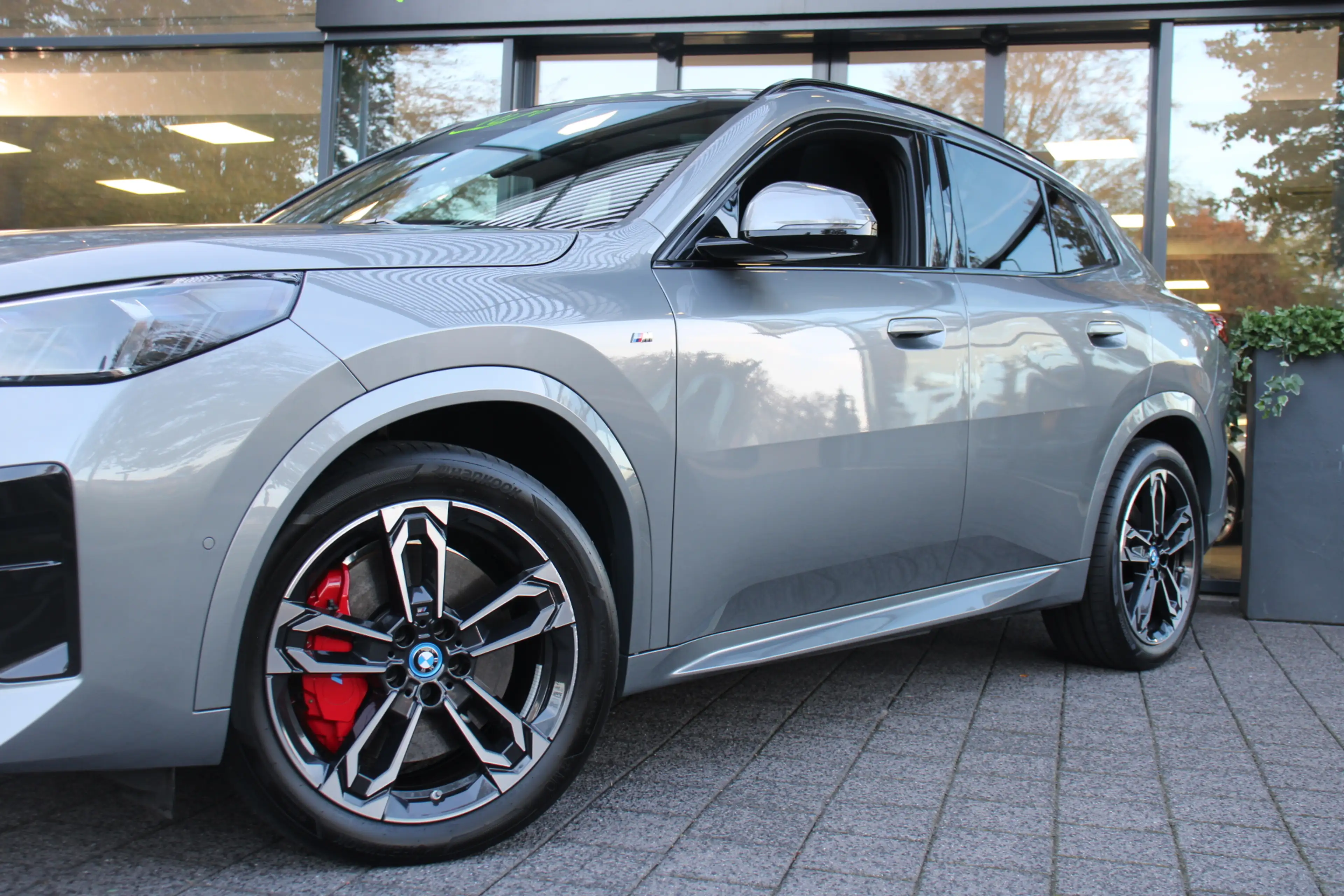 BMW iX2 eDrive20 67 kWh M Sport Pro Edition Shadowline/360 — photo 7