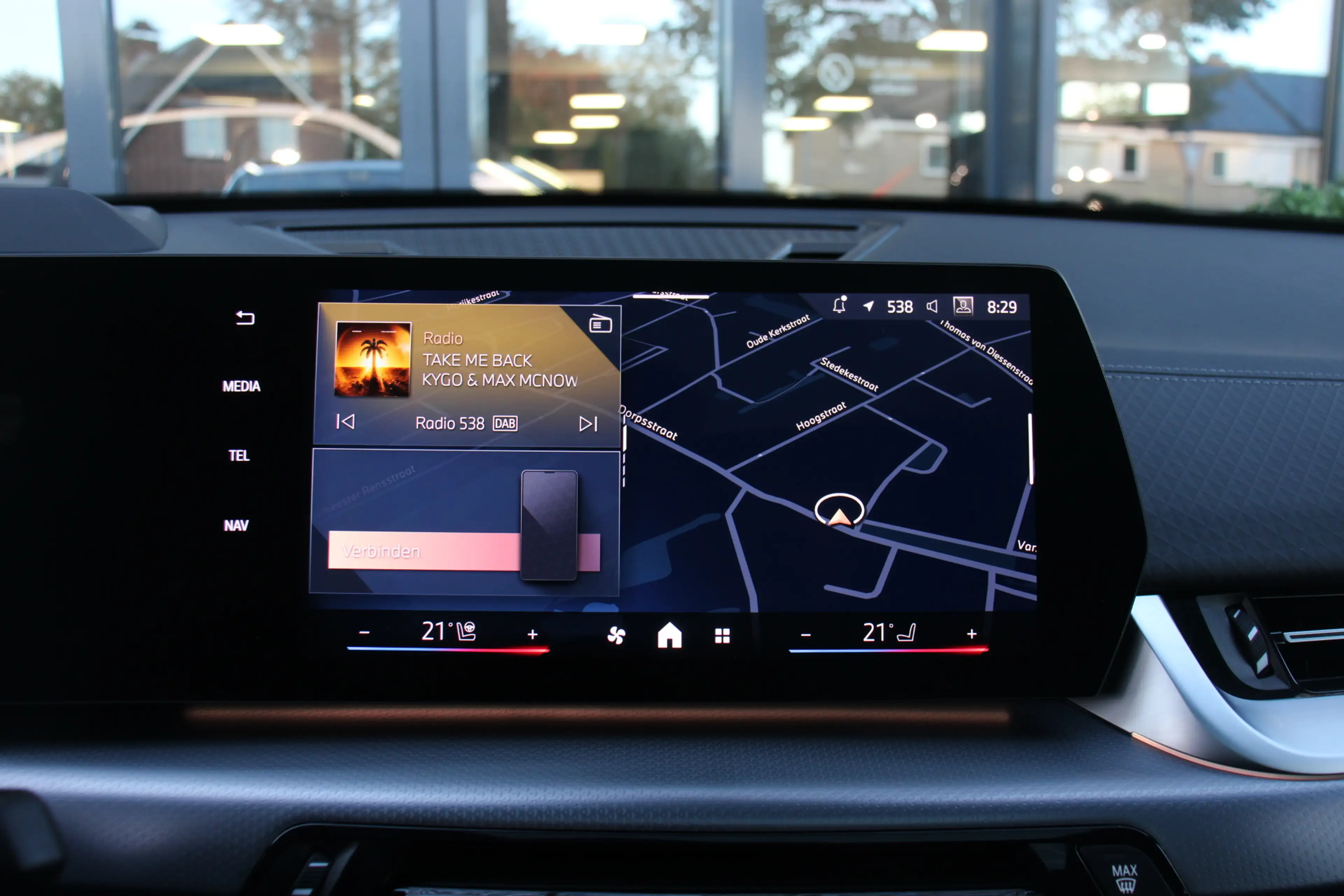BMW iX2 eDrive20 67 kWh M Sport Pro Edition Shadowline/360 — photo 4