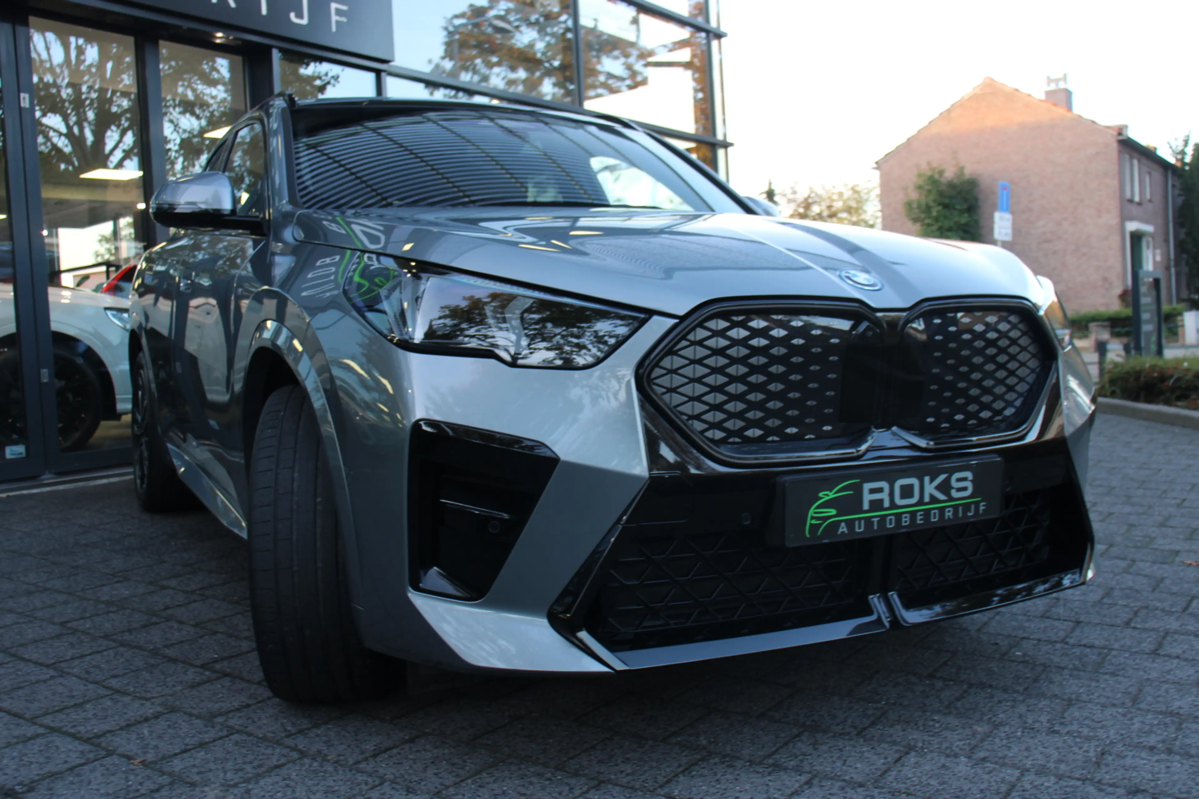 BMW iX2 eDrive20 67 kWh M Sport Pro Edition Shadowline/360 — photo 11