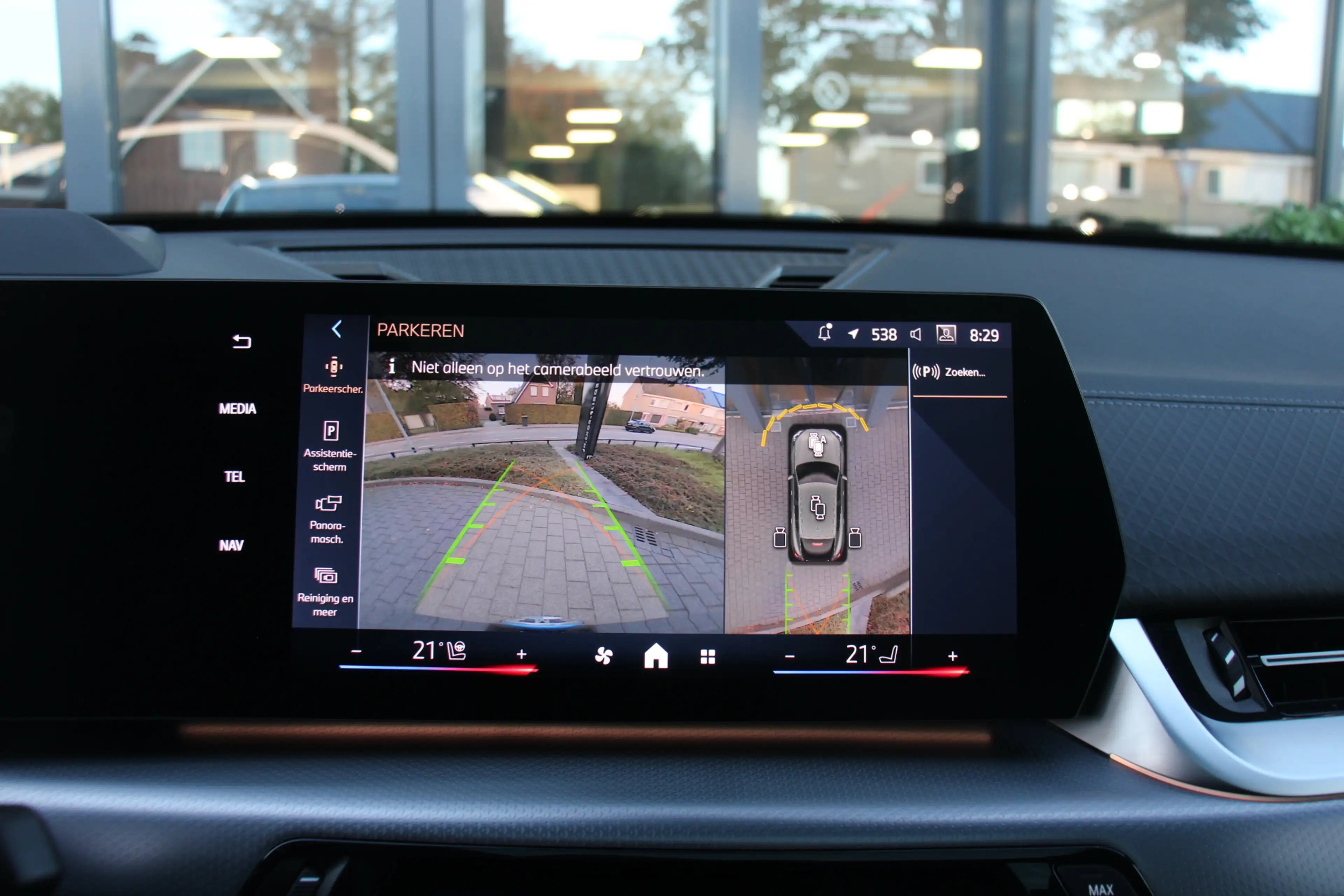 BMW iX2 eDrive20 67 kWh M Sport Pro Edition Shadowline/360 — photo 6