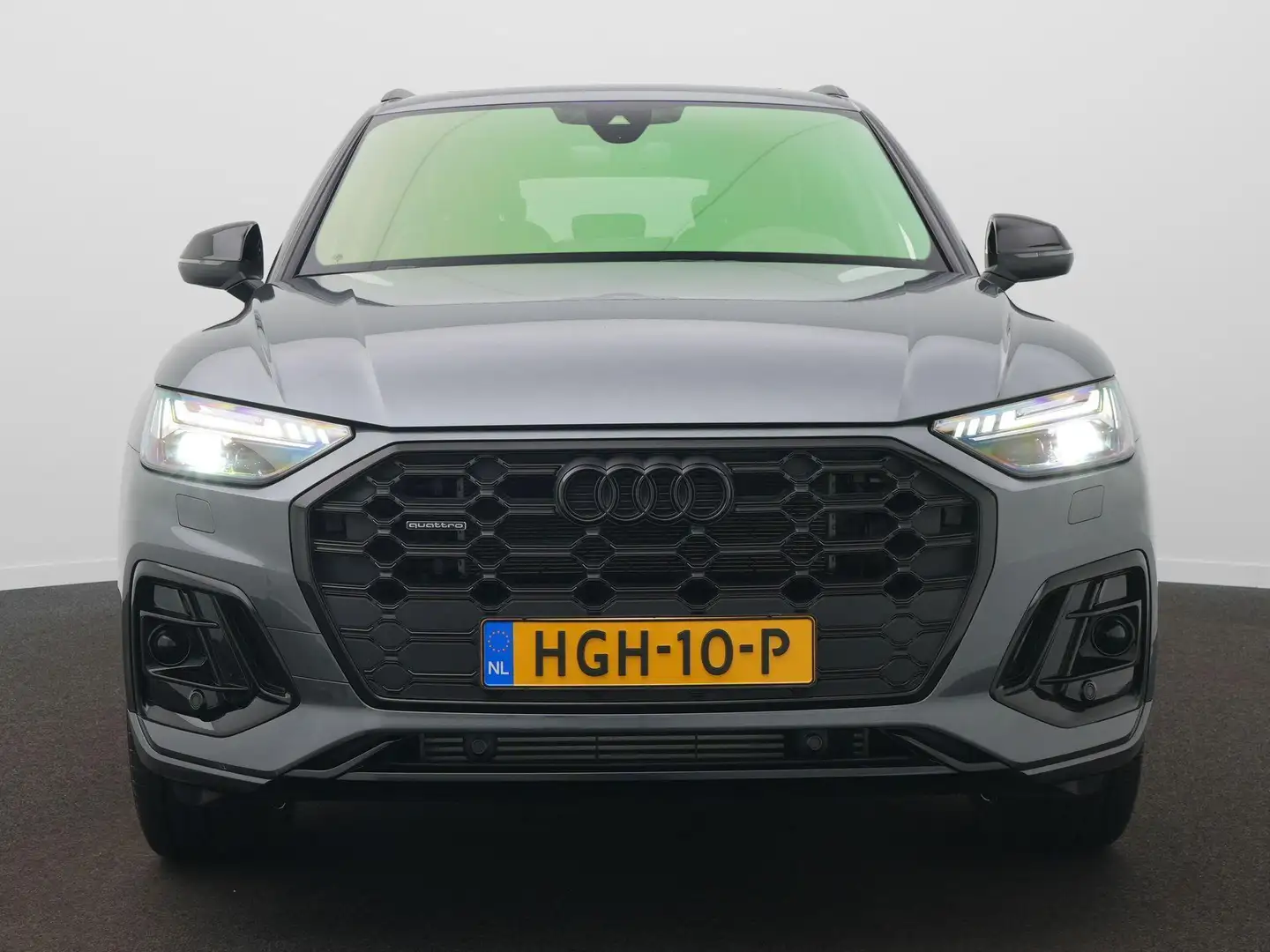 Audi Q5 55 TFSI e S edition Competition S-Line | Panodak | Grijs - 2