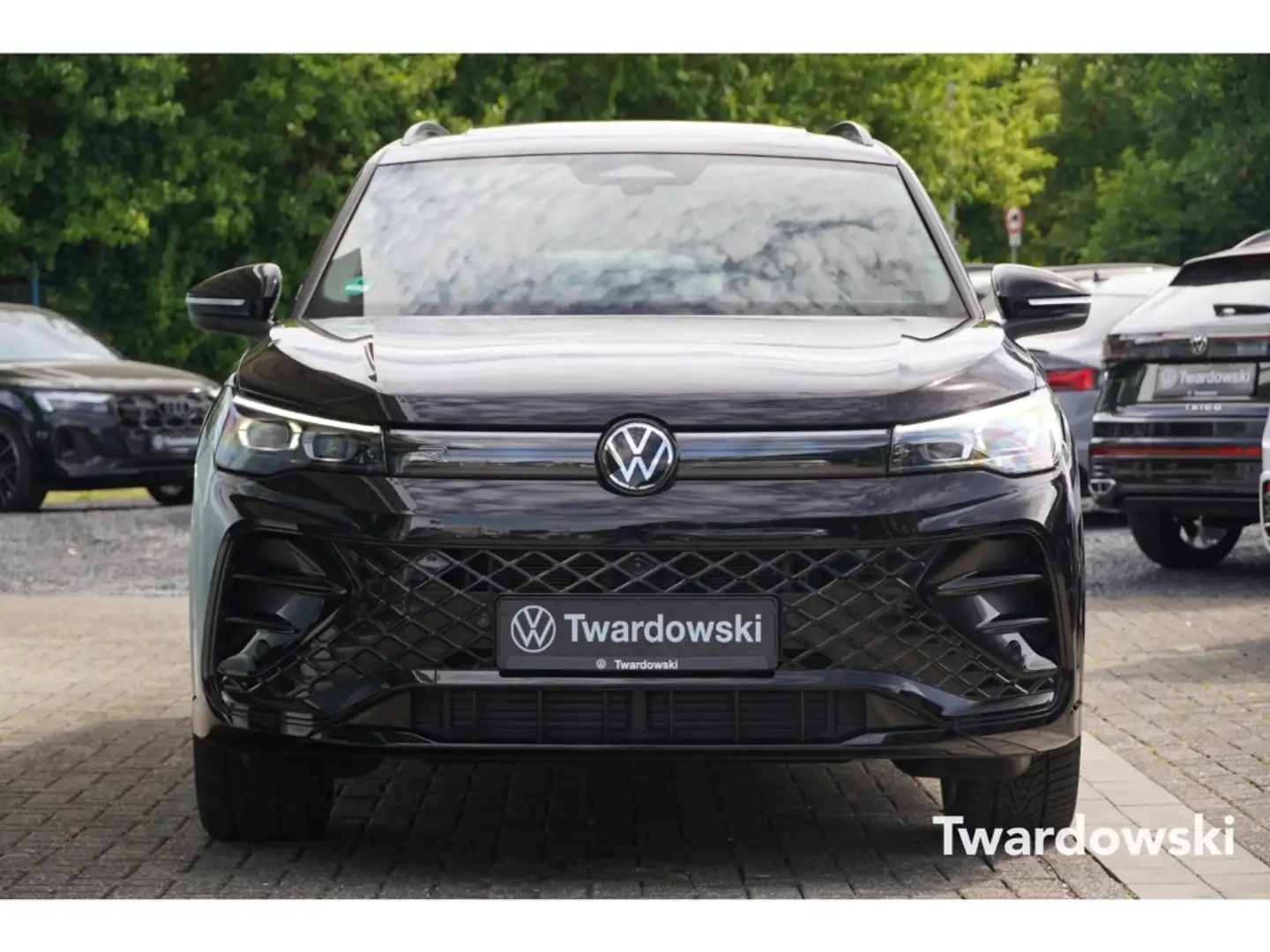 Volkswagen Tiguan 2.0 TDI 4Motion R-Line Memory AHK 360° H&K Schwarz - 2