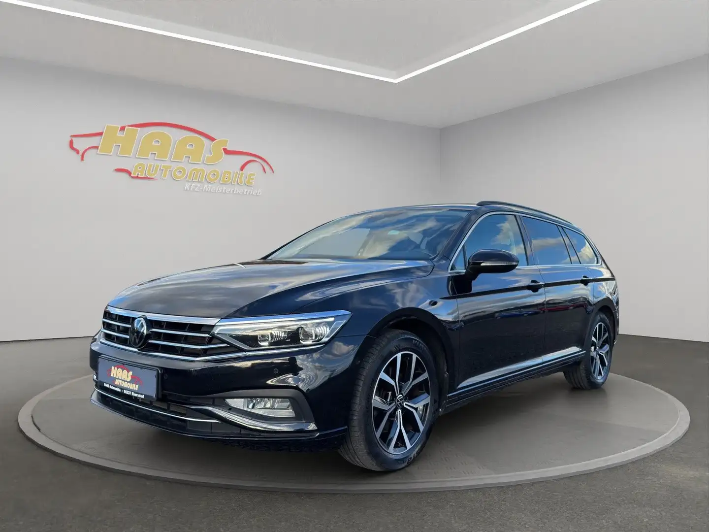 Volkswagen Passat Variant Business*Digital Tacho*ACC*AHK* Zwart - 1