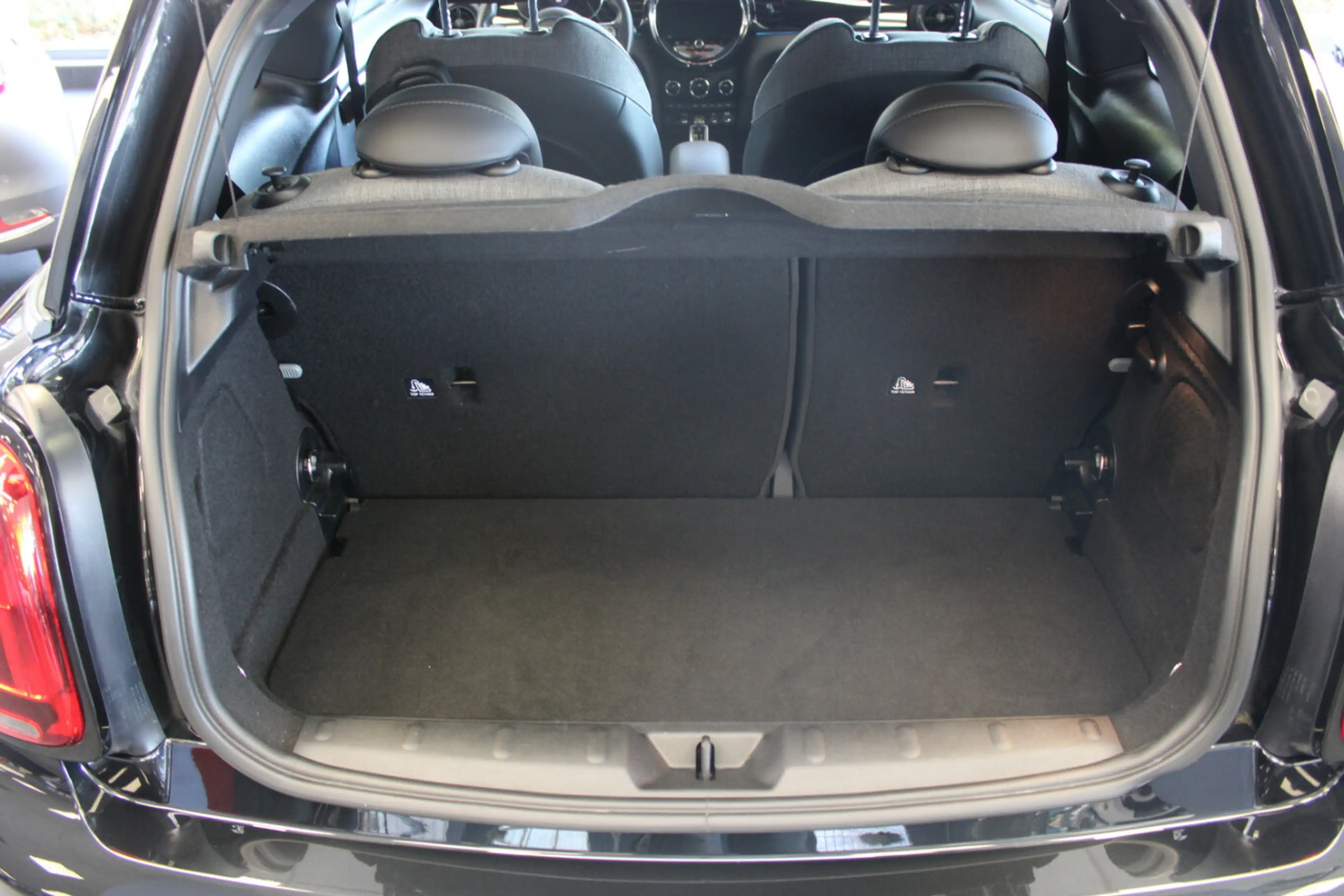 MINI Cooper SE Classic Trim — photo 6