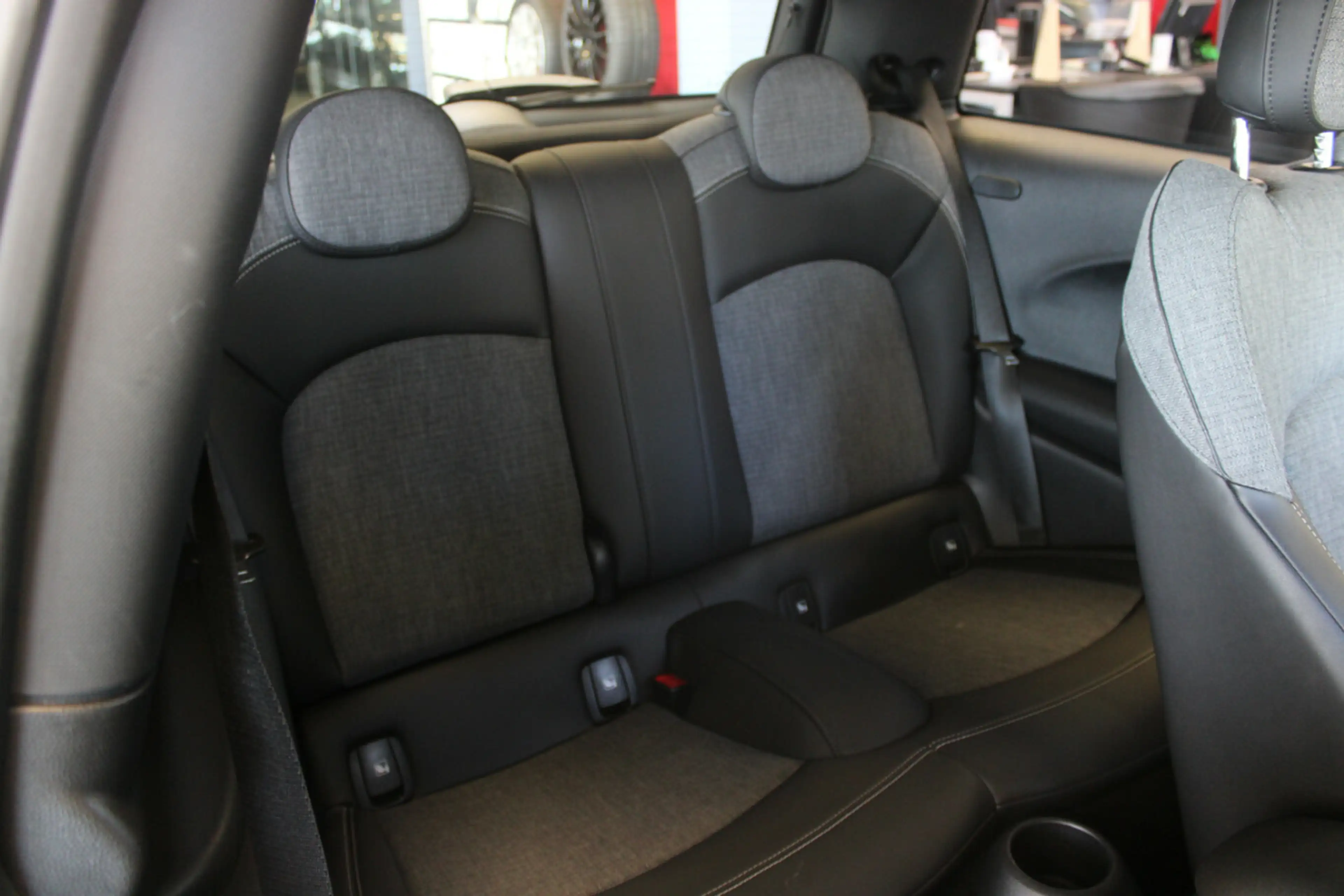 MINI Cooper SE Classic Trim — photo 13