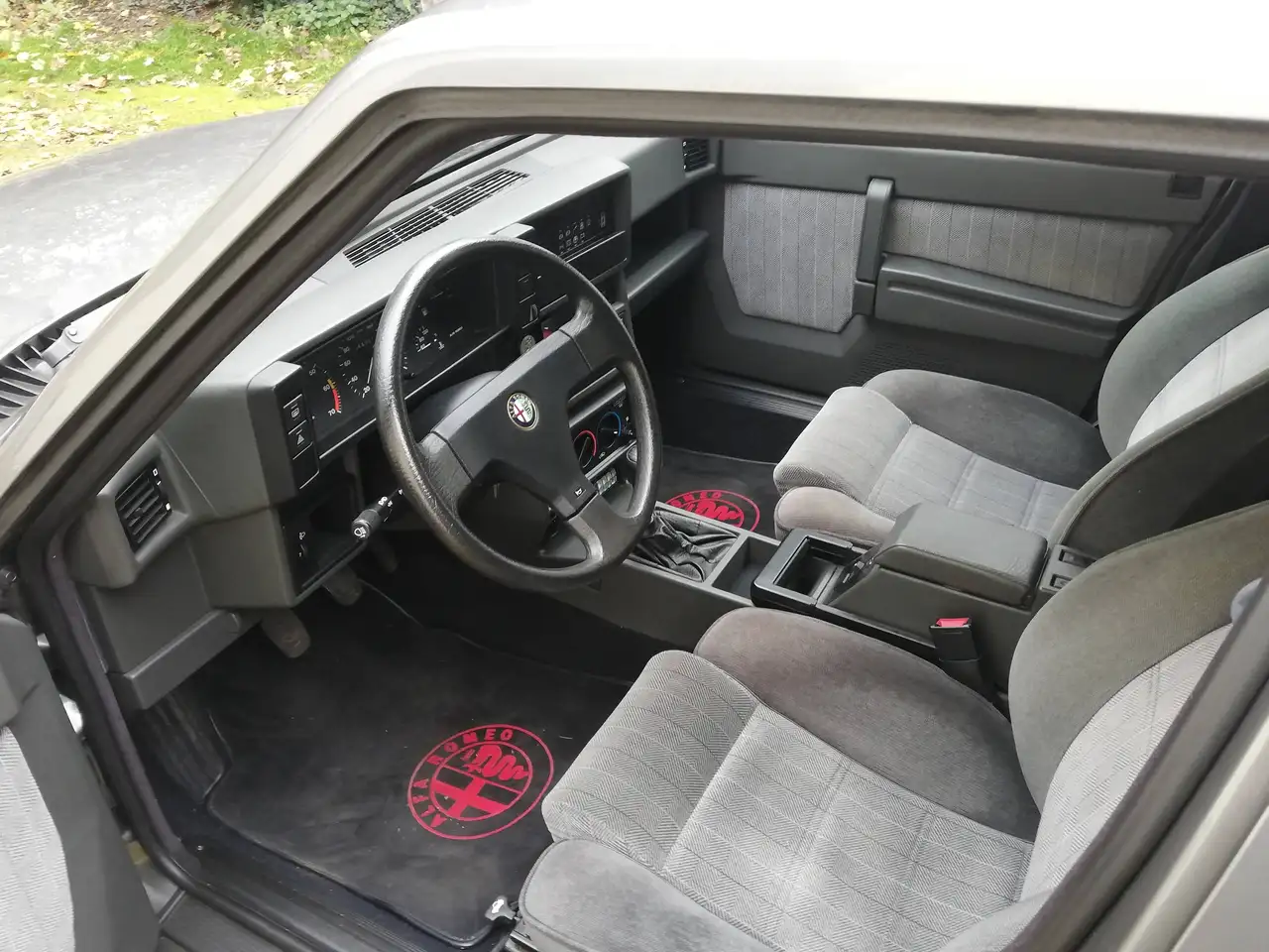 Alfa Romeo 75 1.8 IE, foto 2