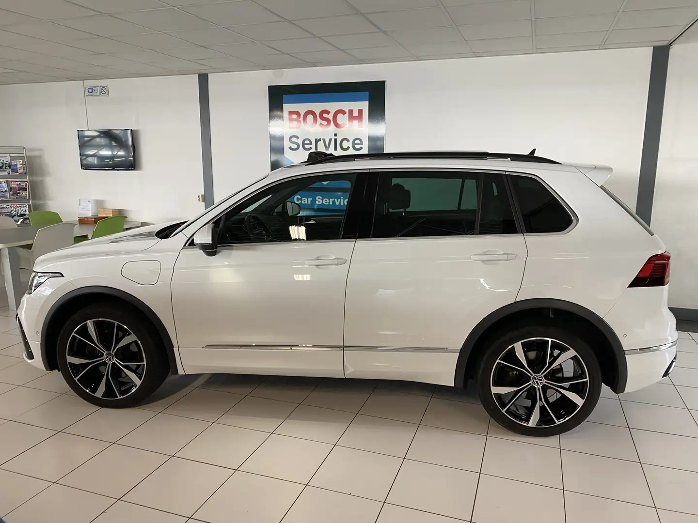 Volkswagen Tiguan 1.4 TSI eHybrid R-Line Business+ Panoramadak / Tre Wit - 2