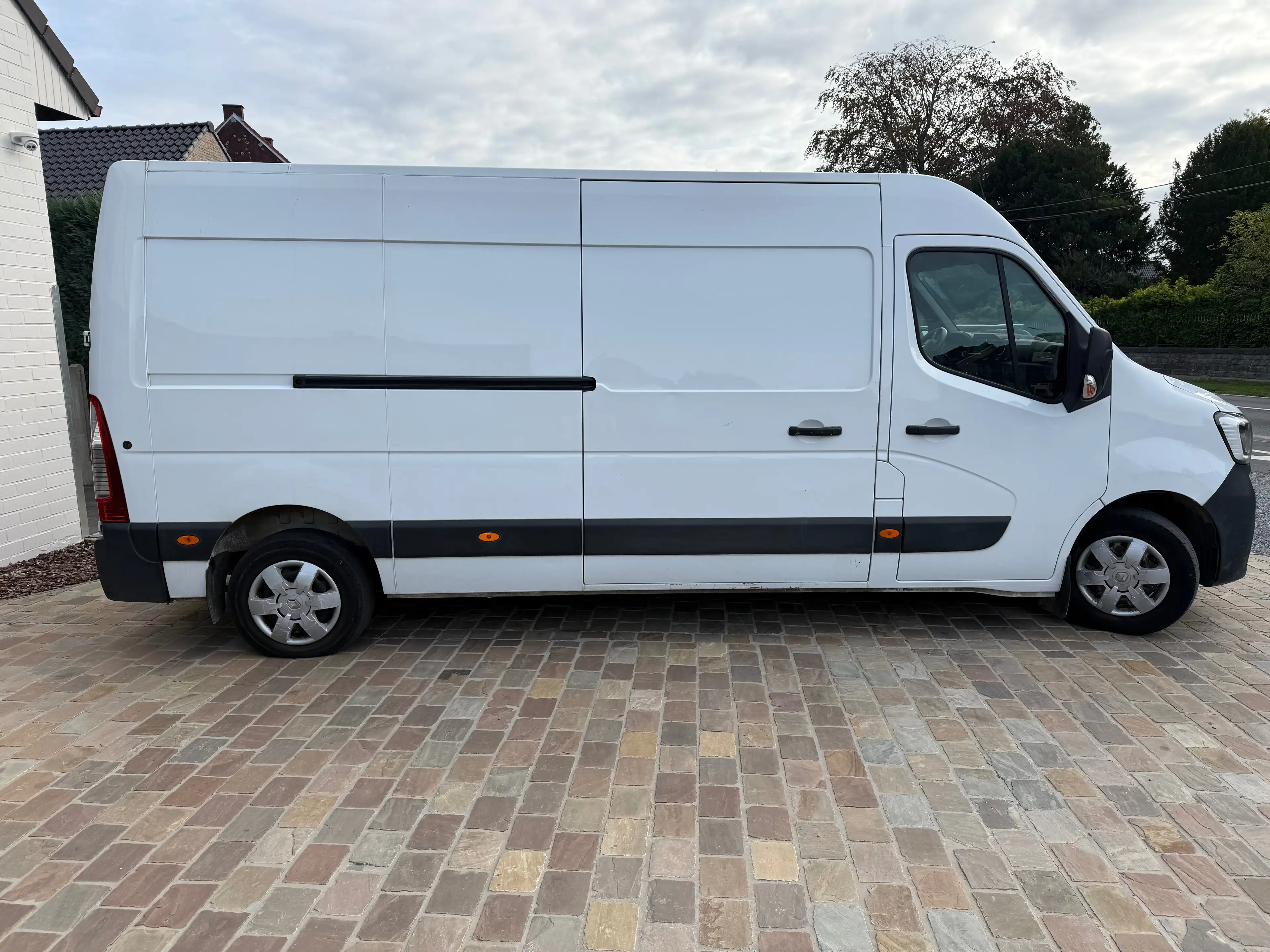 Renault Master 2.3 dCi 35 L2H3 En. Blue Confort (EU6d) — photo 5