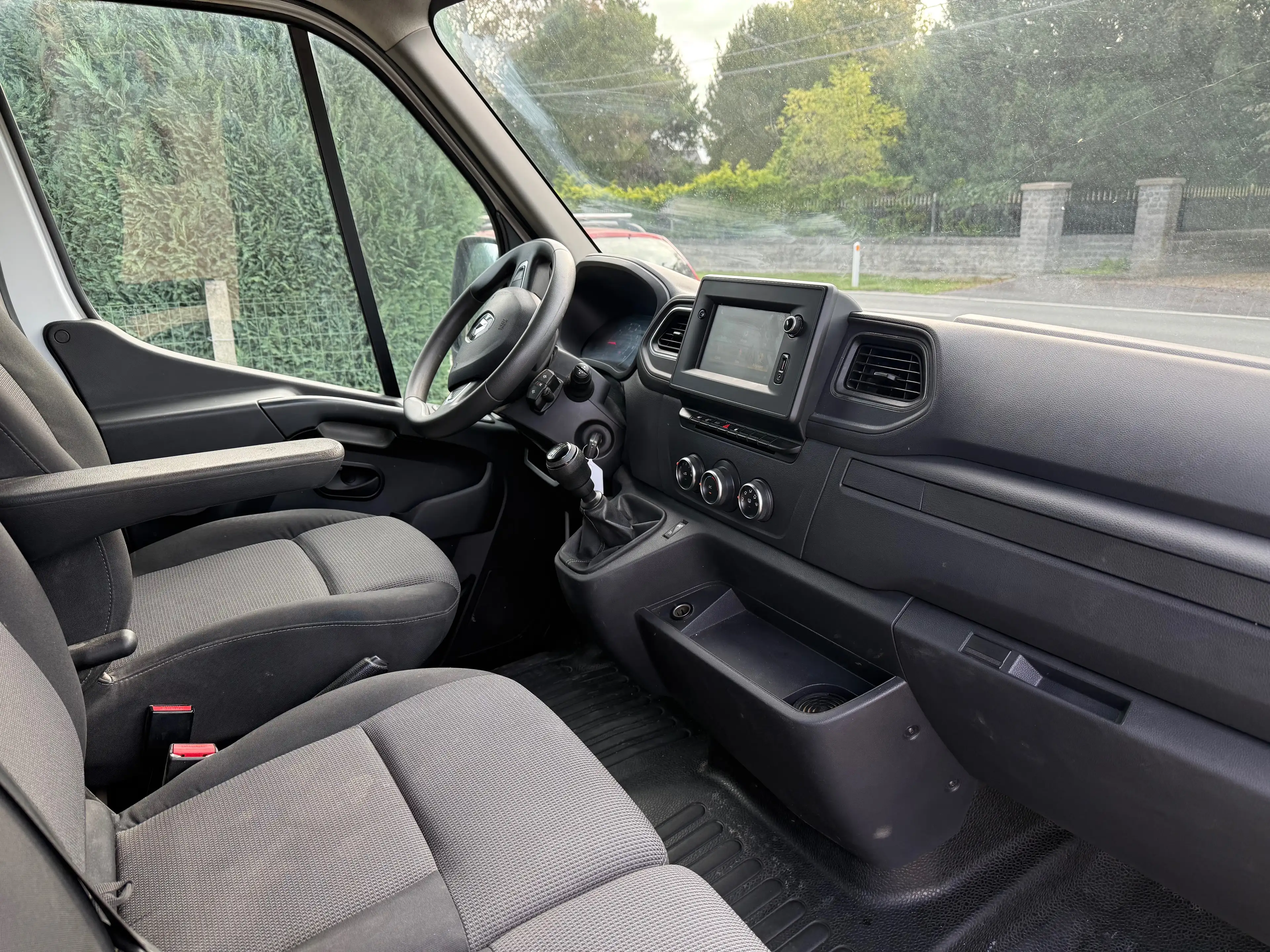 Renault Master 2.3 dCi 35 L2H3 En. Blue Confort (EU6d) — photo 7