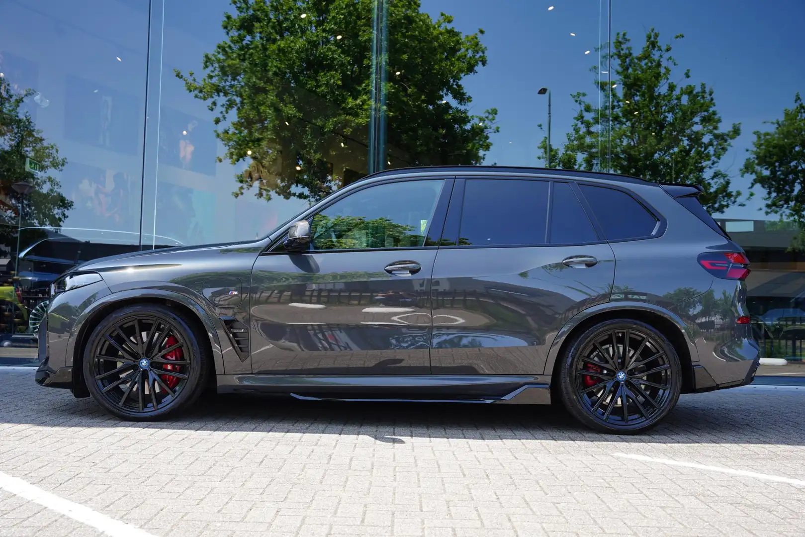 BMW X5 X-Drive 50 E M Pakket Indivudual Panoramadak Grijs - 2