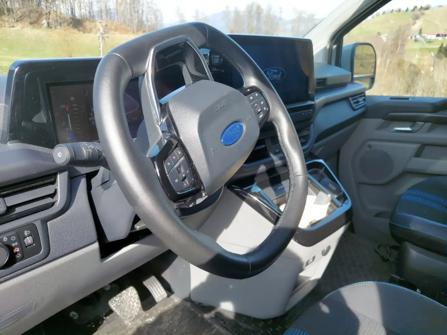 Ford Tourneo Custom Bus 2,0 EcoBlue 320 L1H1 AWD Sport Aut. - 1