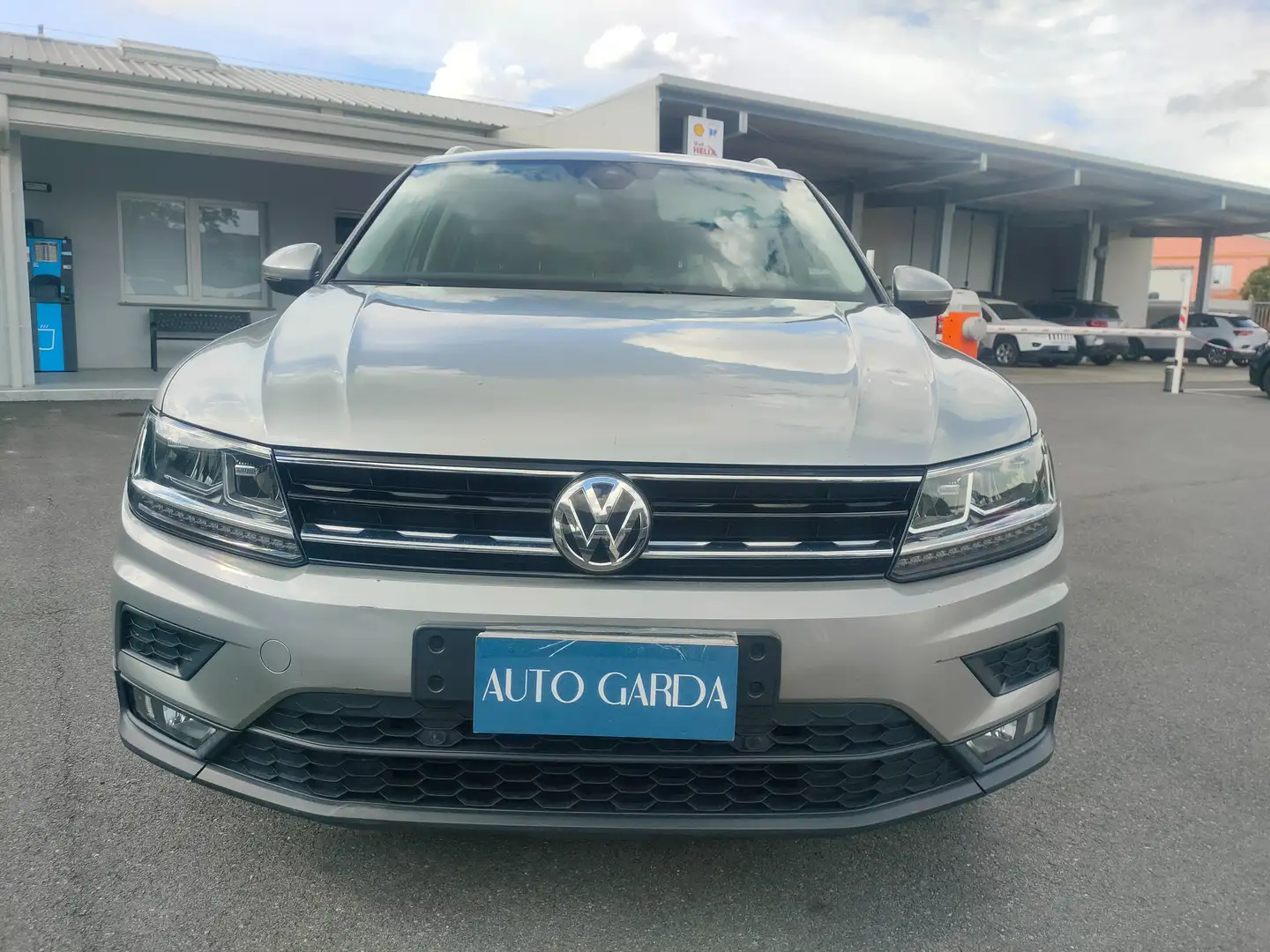 Volkswagen Tiguan II 2020 2.0 tdi Business 150cv dsg Gris - 2