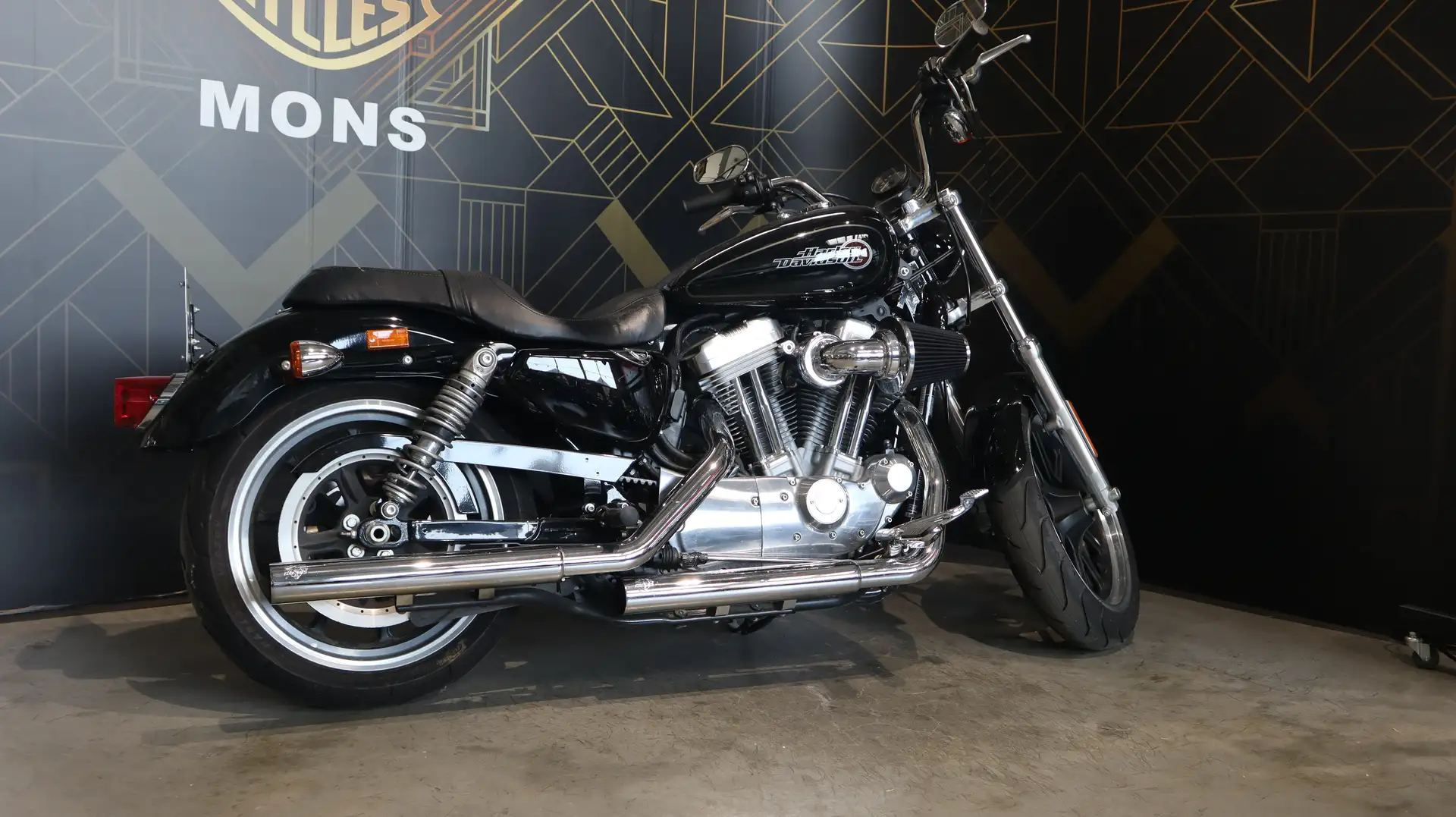 Harley-Davidson Superlow Zwart - 2