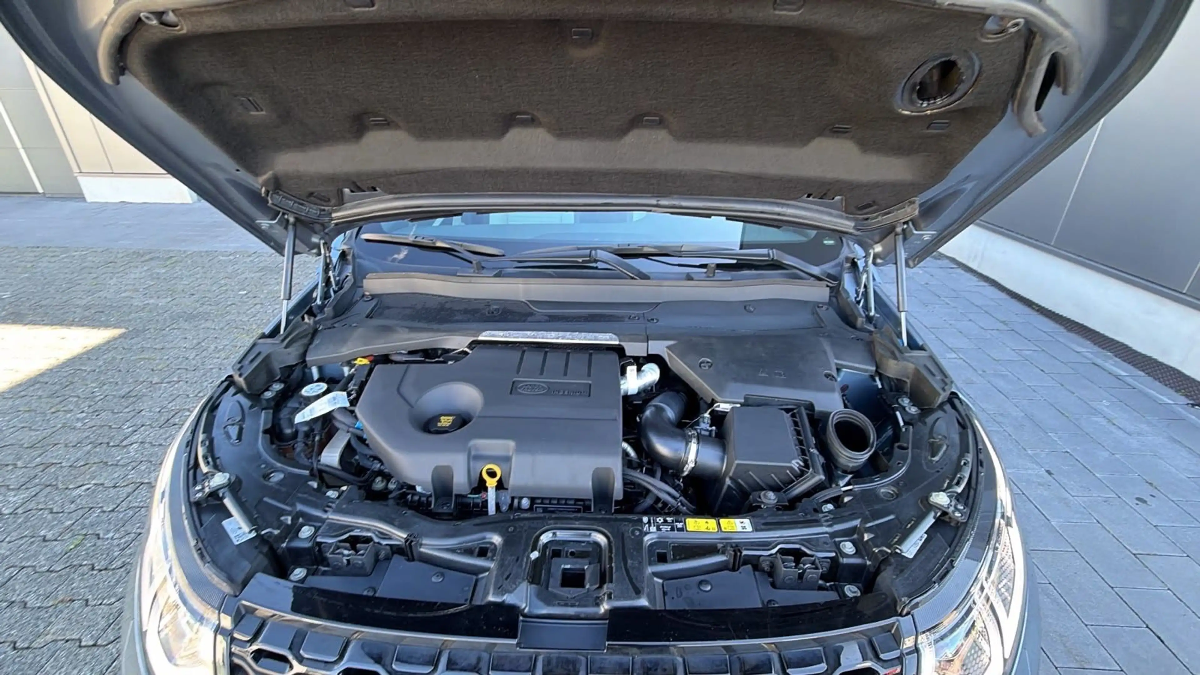Land Rover Discovery Sport R-Dynamic HSE AWD — photo 11