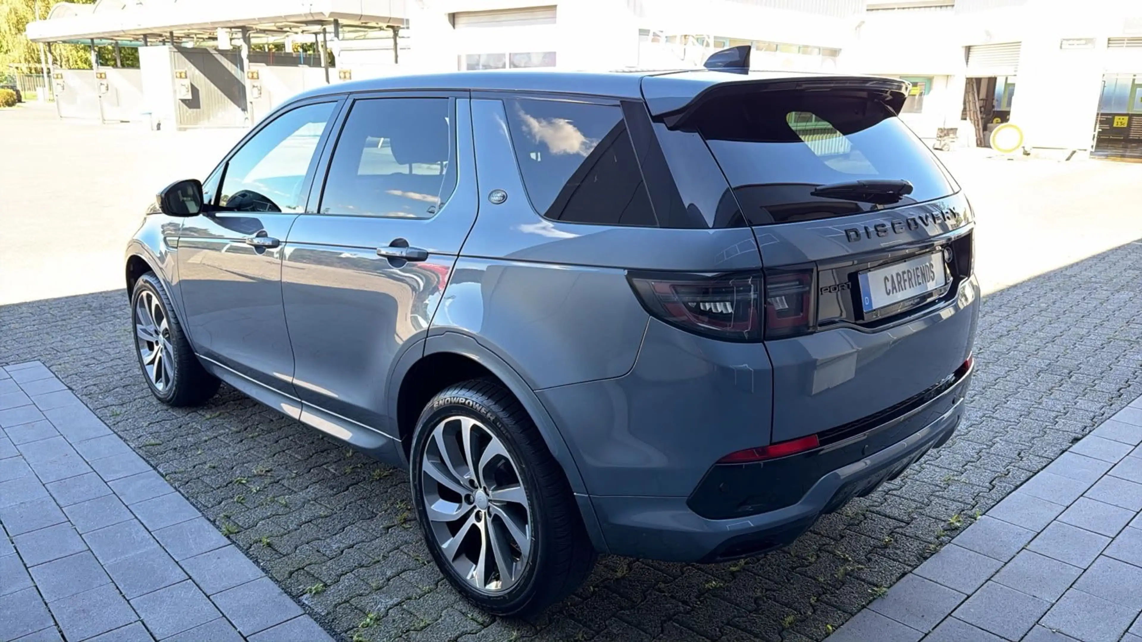Land Rover Discovery Sport R-Dynamic HSE AWD — photo 2