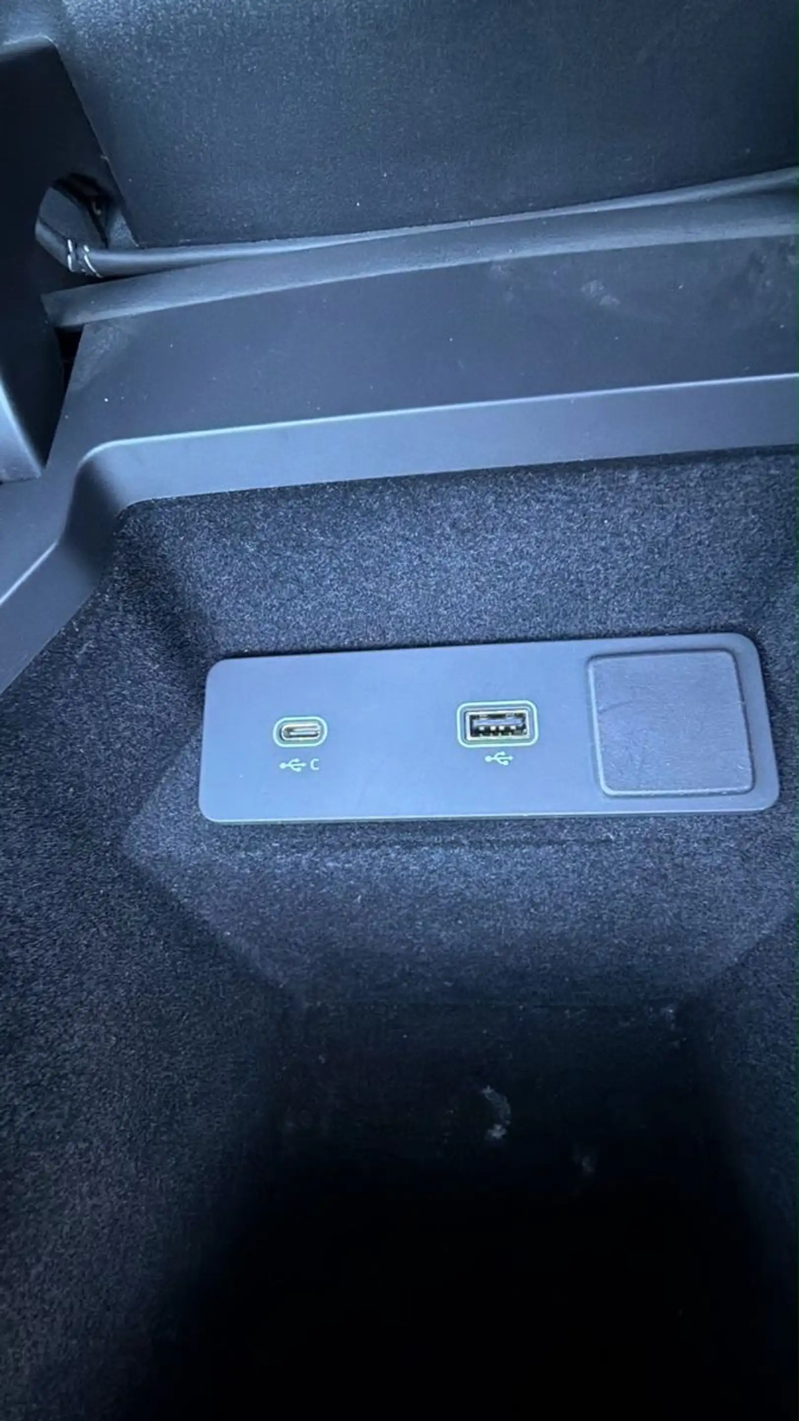 Land Rover Discovery Sport R-Dynamic HSE AWD — photo 14
