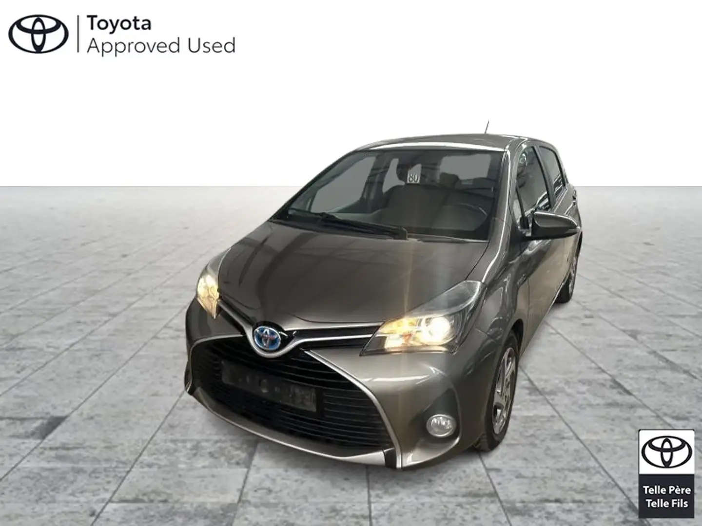 Toyota Yaris Business Plus Gris - 1