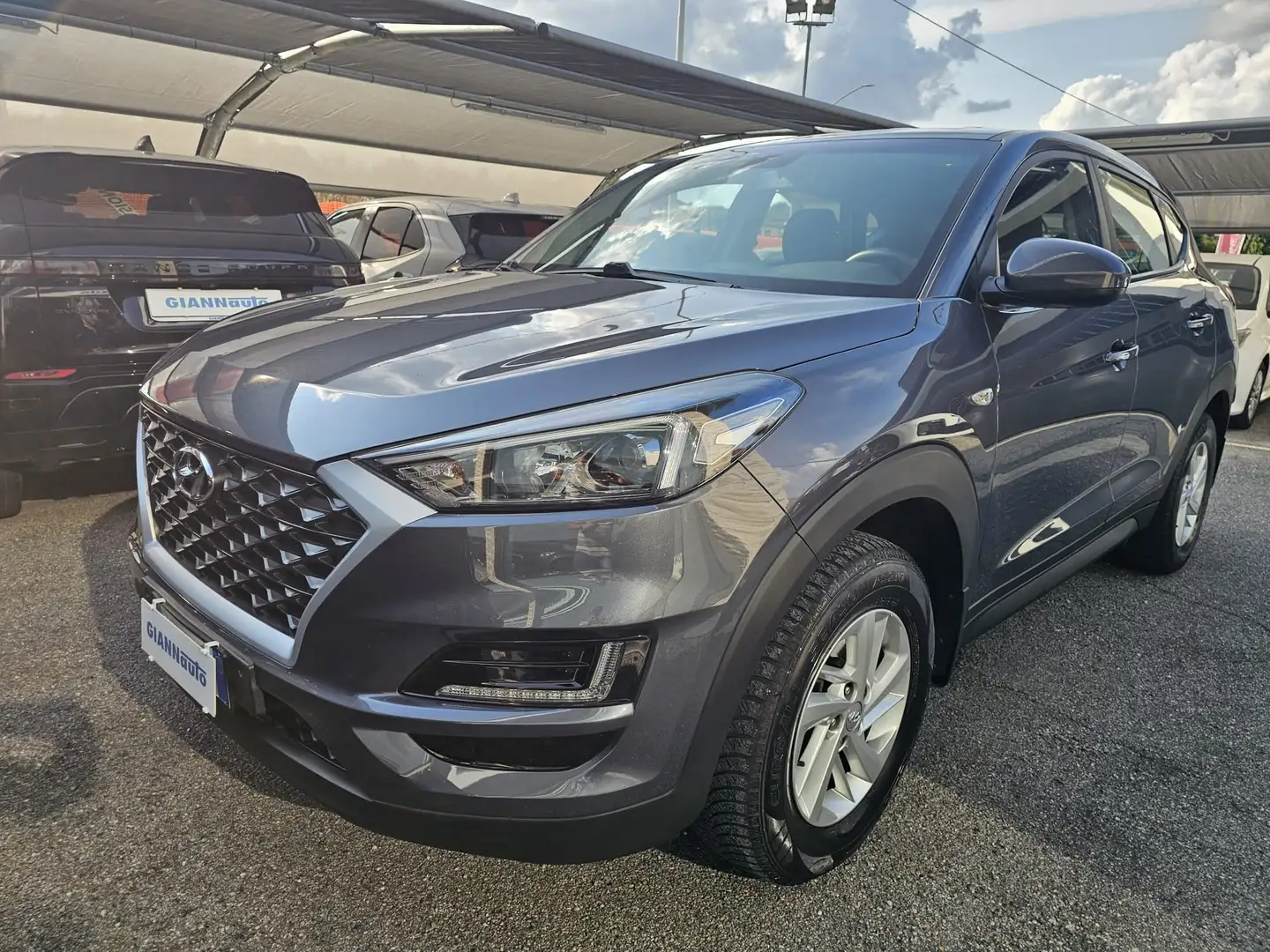 Hyundai TUCSON 1.6 gdi Xtech 2wd 132cv Gris - 1