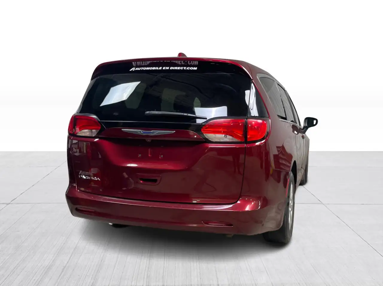 Chrysler Pacifica photo Chrysler Pacifica