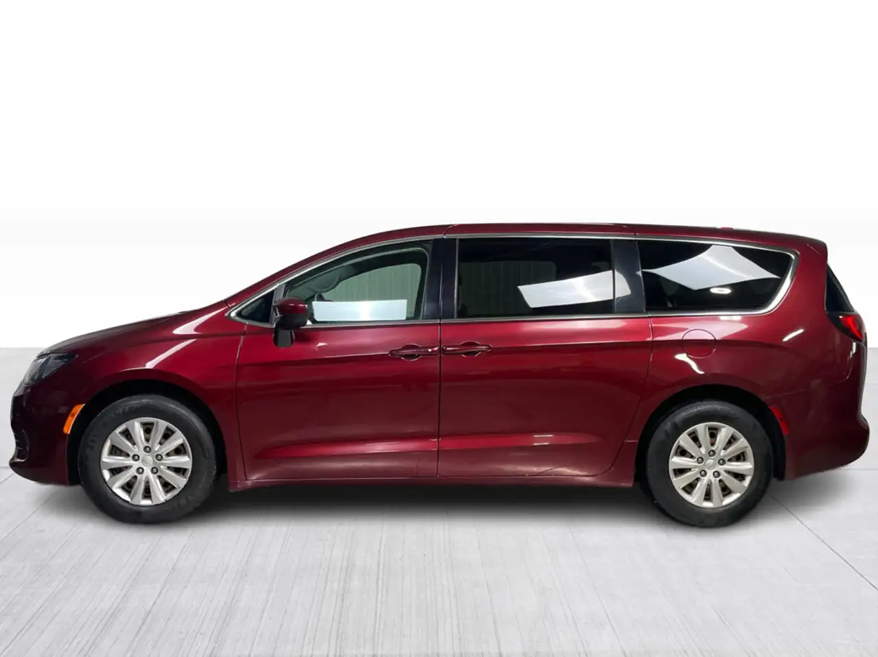 Chrysler Pacifica photo Chrysler Pacifica