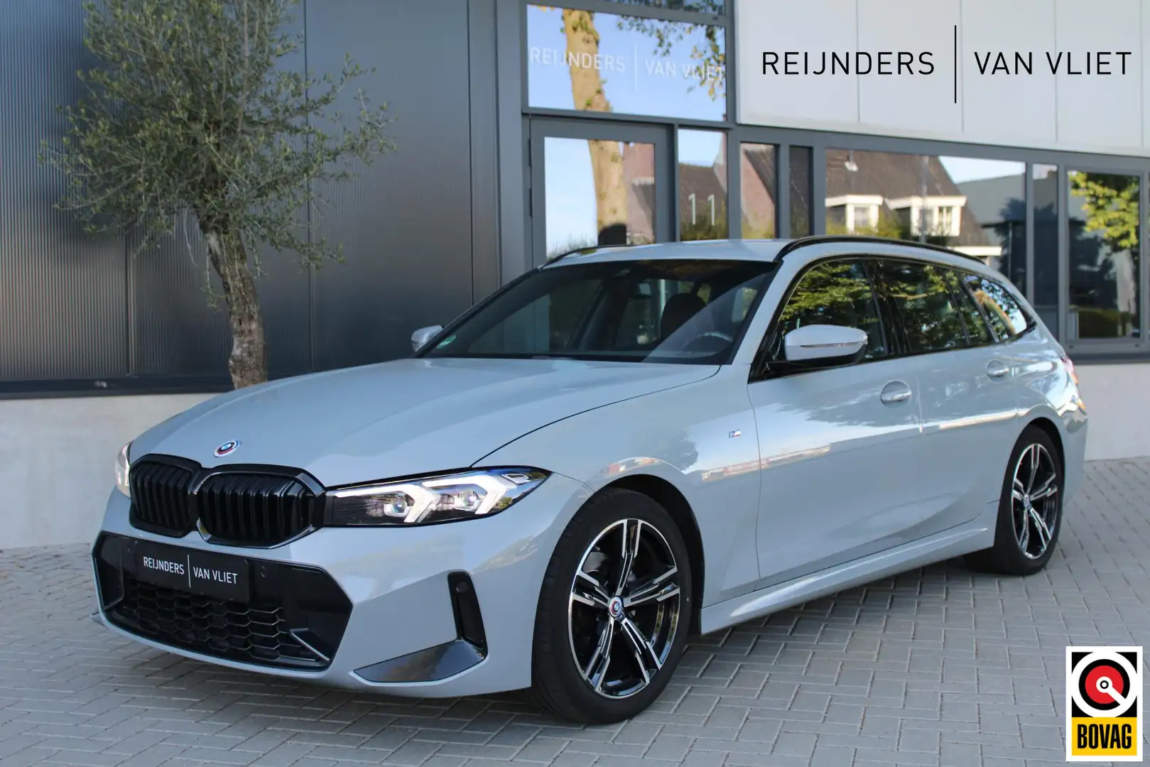 BMW 318 3-serie 318i Touring M-Sport | Facelift | Leder Mo Grijs - 1