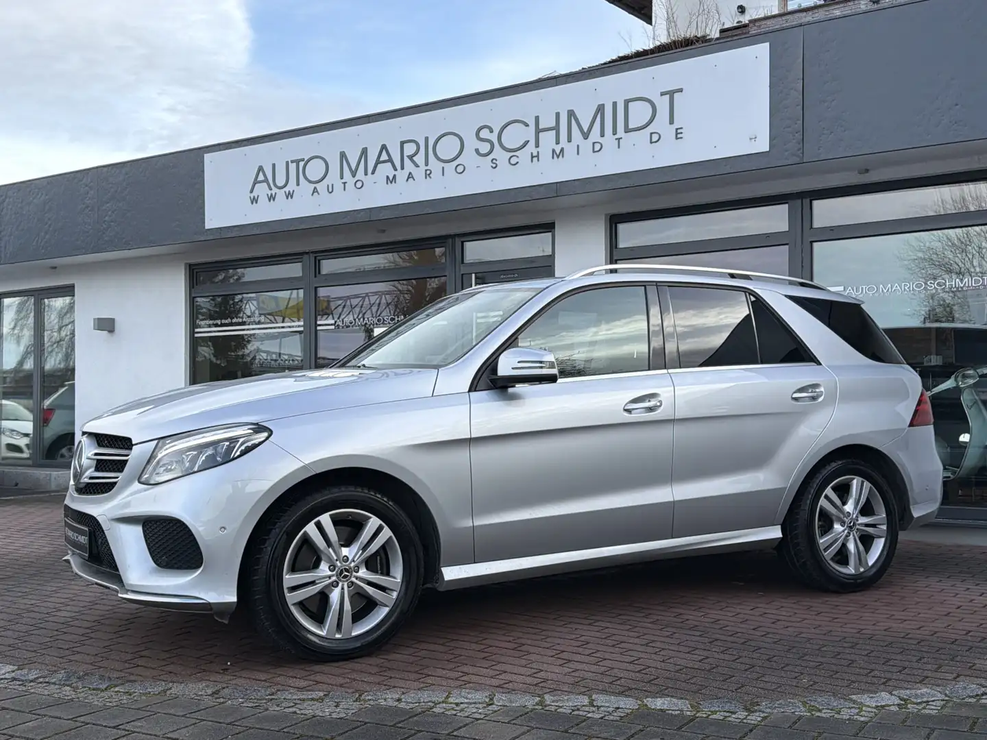 Mercedes-Benz GLE 500 BE 9G-T AMG-Line Leder*Curve*360°ACC*AHK Silber - 2