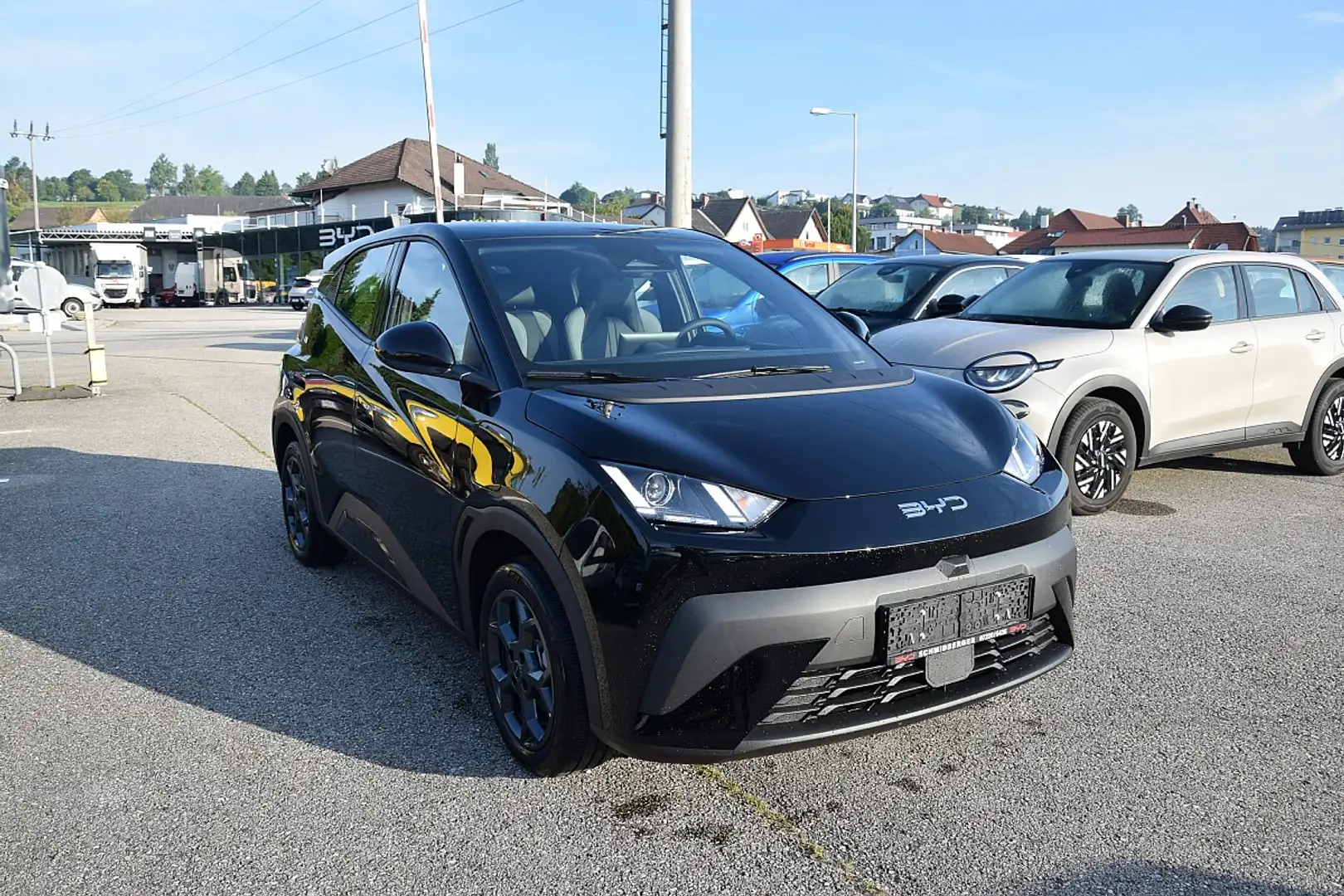 BYD Dolphin Surf SURF Boost 43,2 kWh **LAGERFAHRZEUG** Schwarz - 1