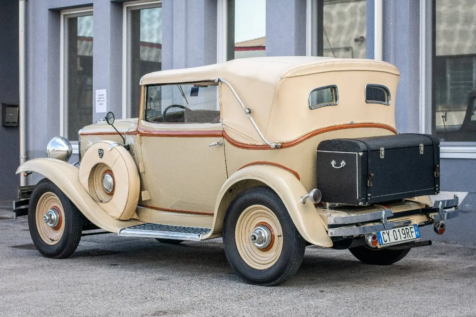 Fiat 522 C Cabriolet Royale Beige - 2