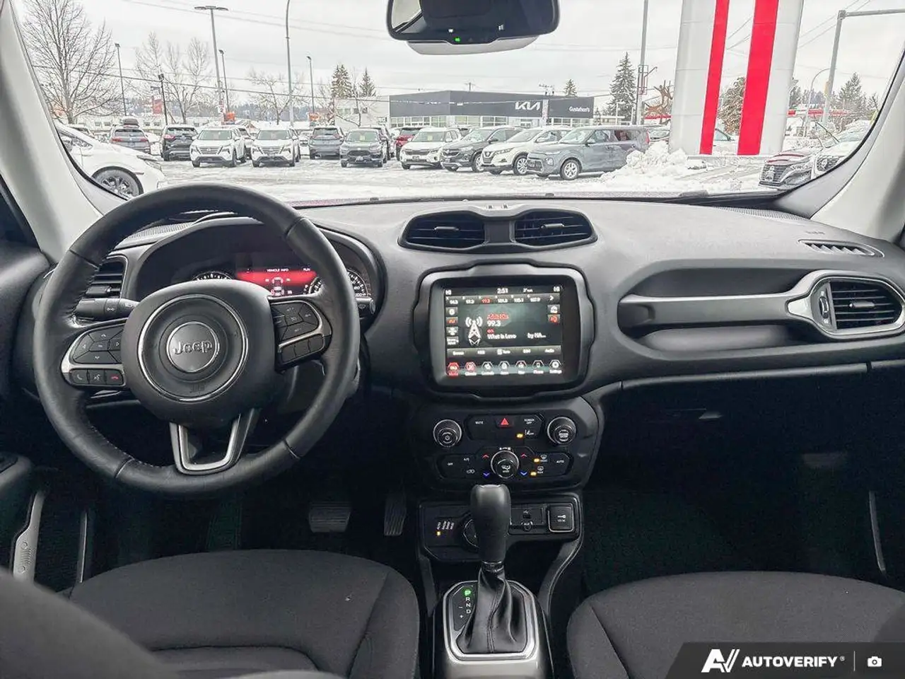 Jeep Renegade снимка Jeep Renegade