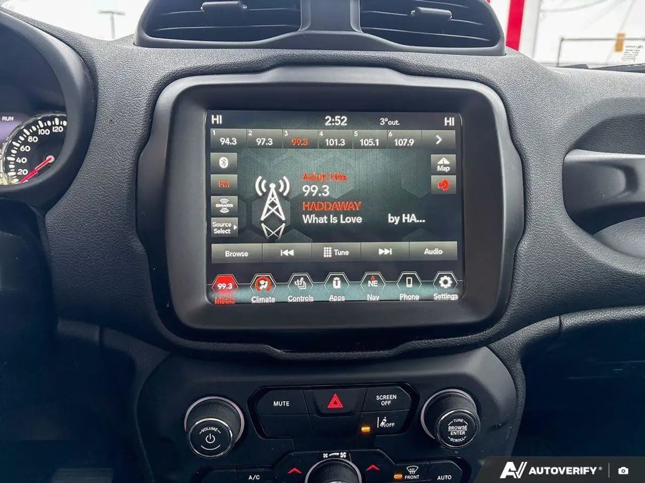 Jeep Renegade снимка Jeep Renegade