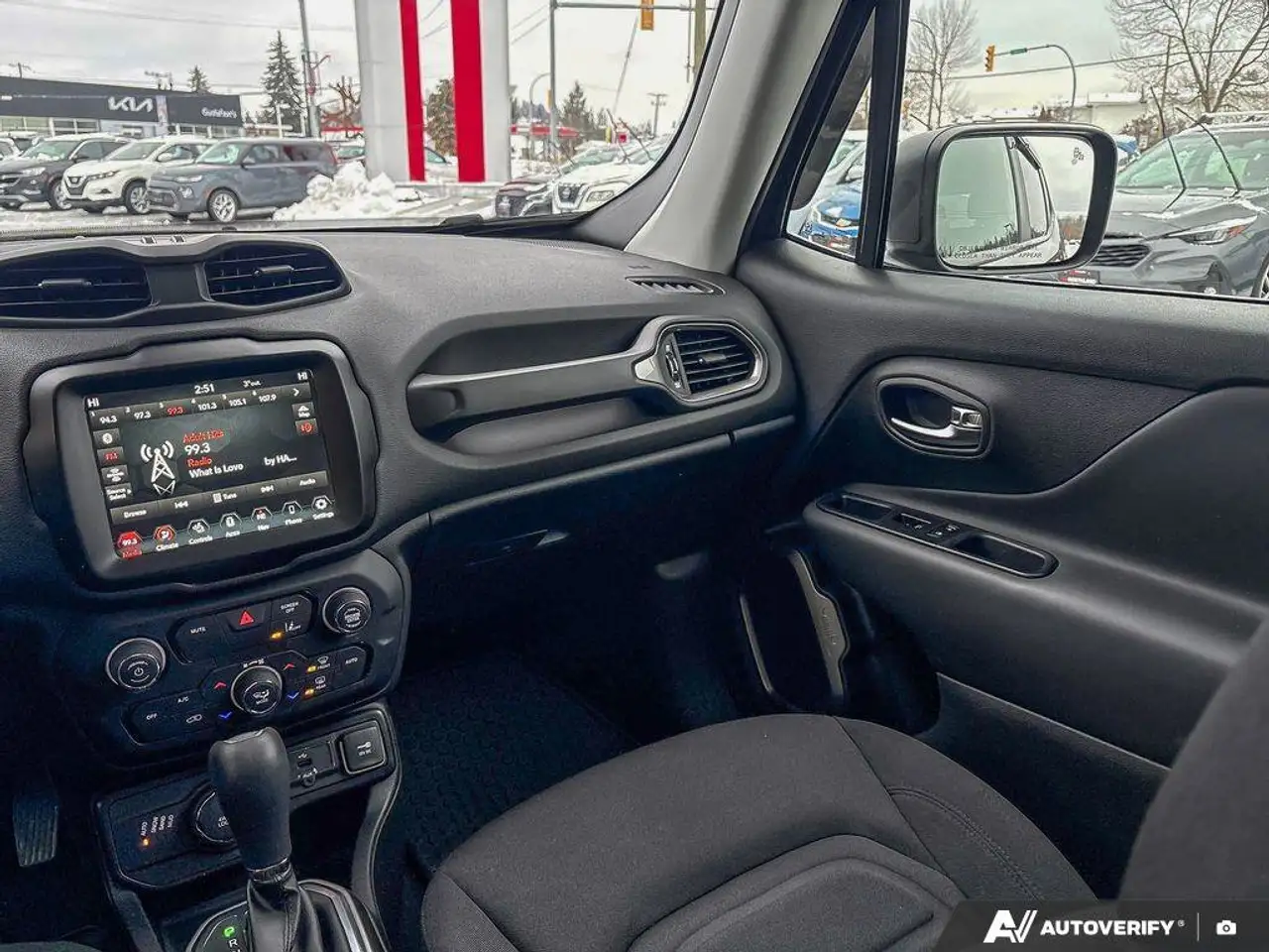 Jeep Renegade снимка Jeep Renegade