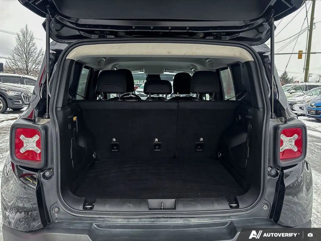 Jeep Renegade снимка Jeep Renegade