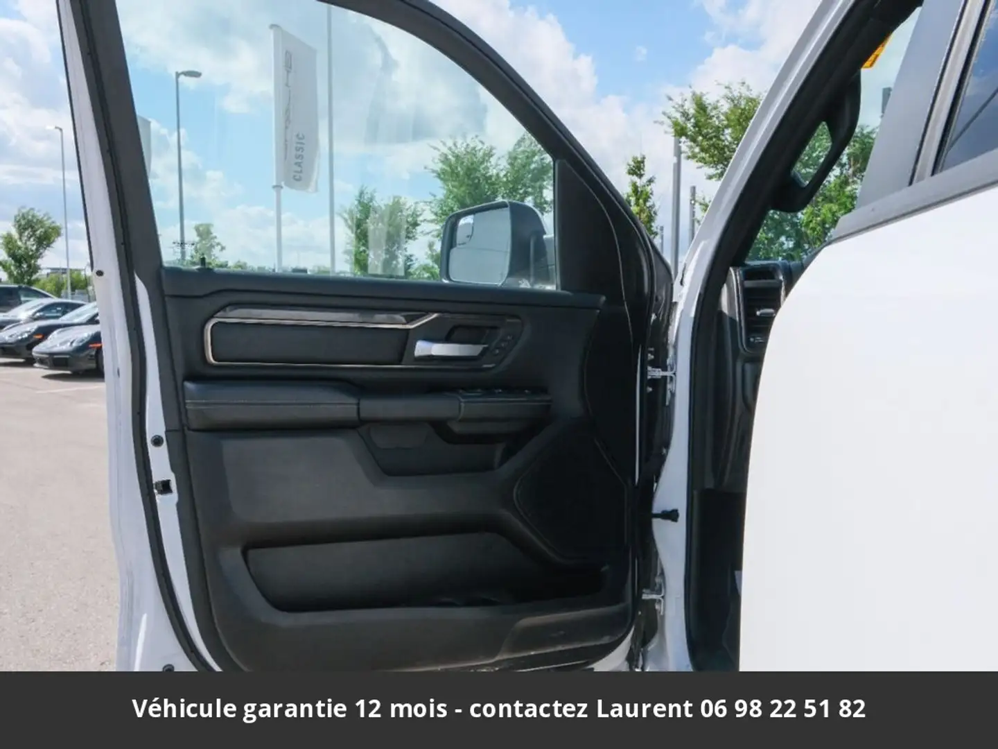 Dodge RAM Sport Night 12P 5.7L 4x4 Tout compris hors homolog Blanc - 2