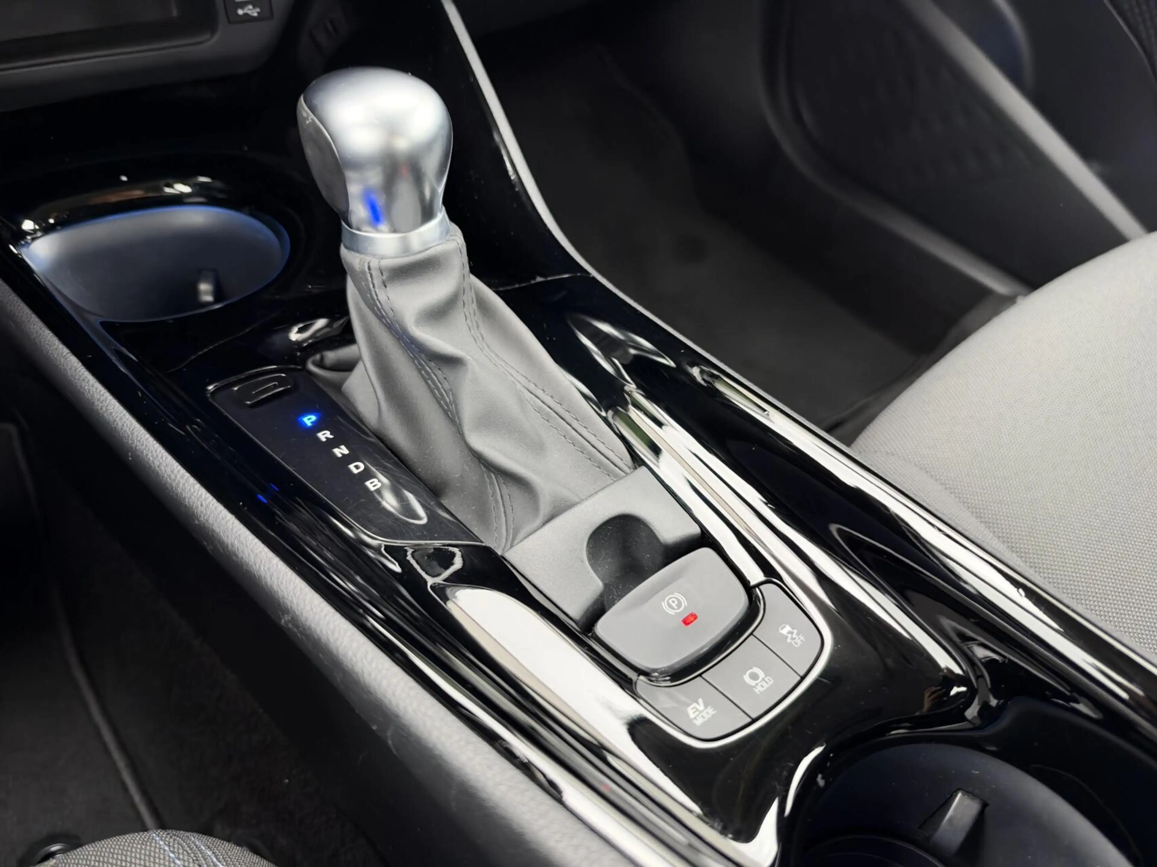 Toyota C-HR 1.8 Hybrid Dynamic|Navi|CarPlay/Android|NL-Auto — photo 10