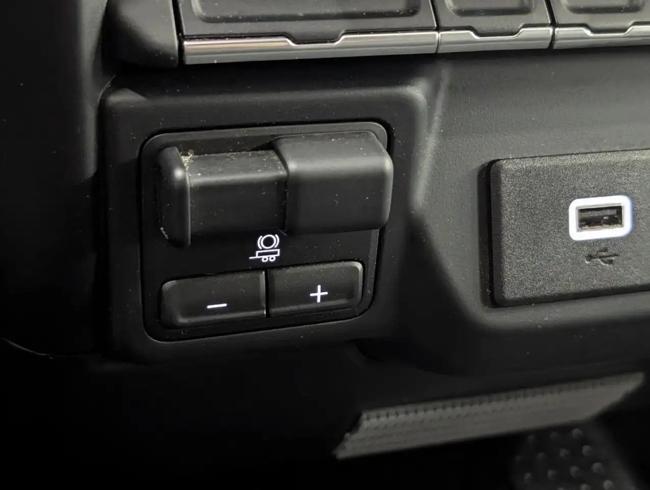 Chevrolet Silverado 1500 photo Chevrolet Silverado 1500