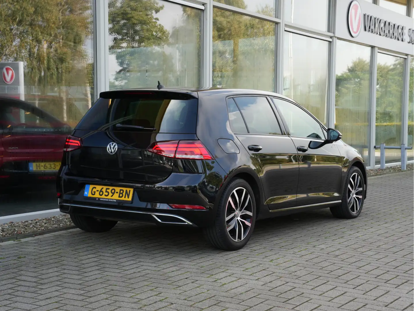 Volkswagen Golf 1.5 TSI Highline | Navigatie | Virtual Cockpit | S Noir - 2