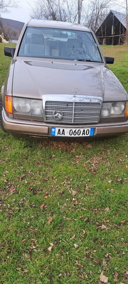 Mercedes-Benz 200 Mantnuta Bene Poco Ustata, foto 2
