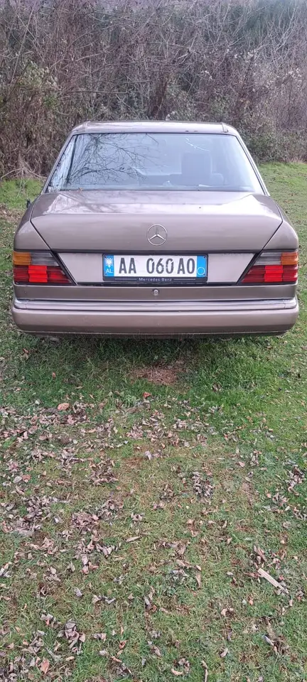 Mercedes-Benz 200 Mantnuta Bene Poco Ustata, foto 3