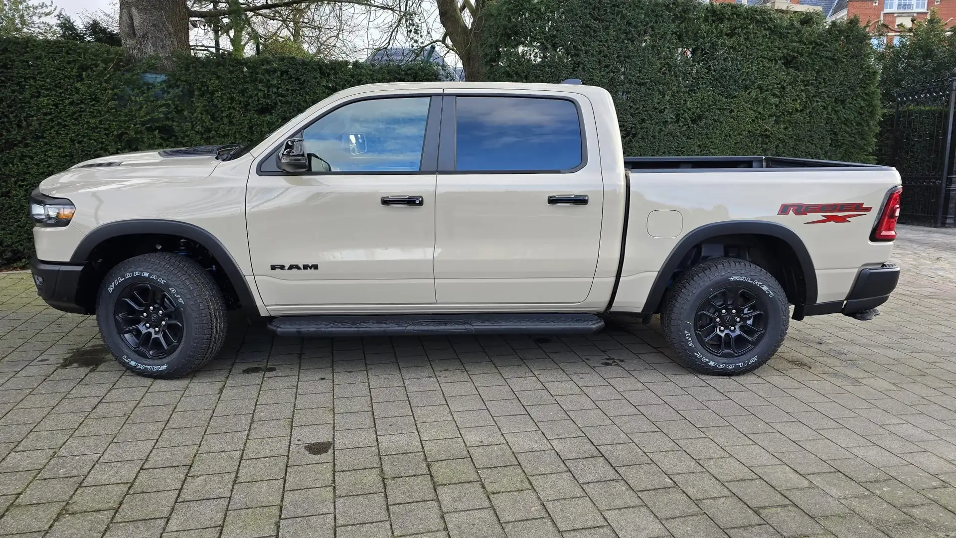Dodge RAM Model 2025 REBEL X €71.900,- excl btw Beige - 2