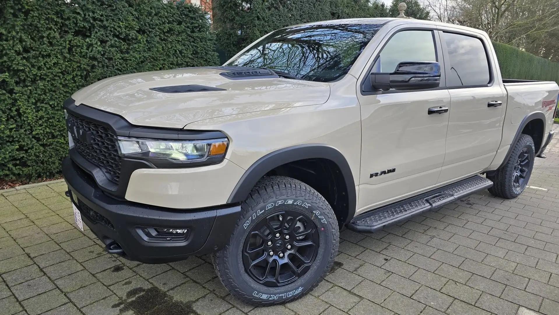Dodge RAM Model 2025 Rebel X €69.900,- excl btw Beige - 1