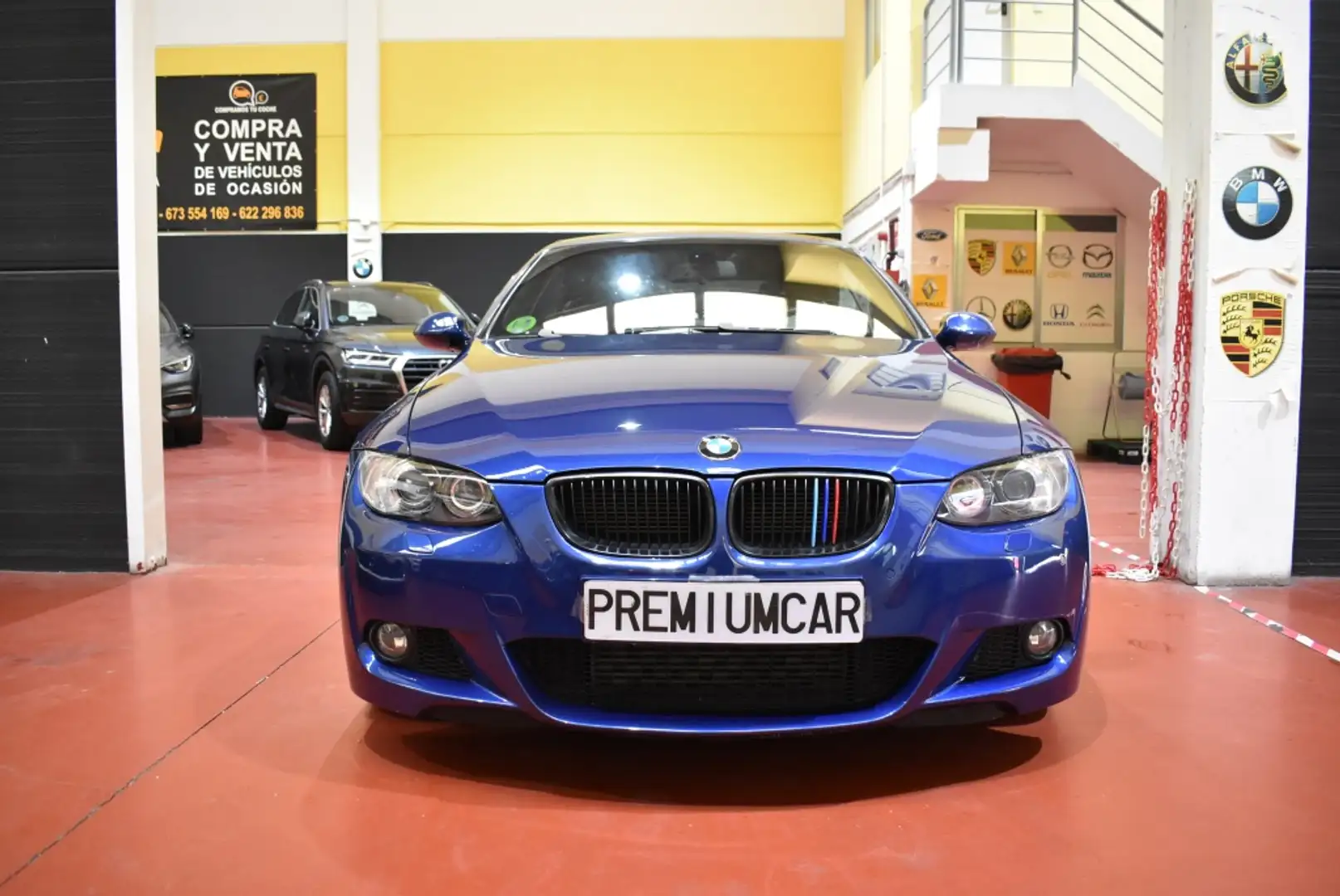BMW 335 335i Cabrio Aut. Bleu - 2