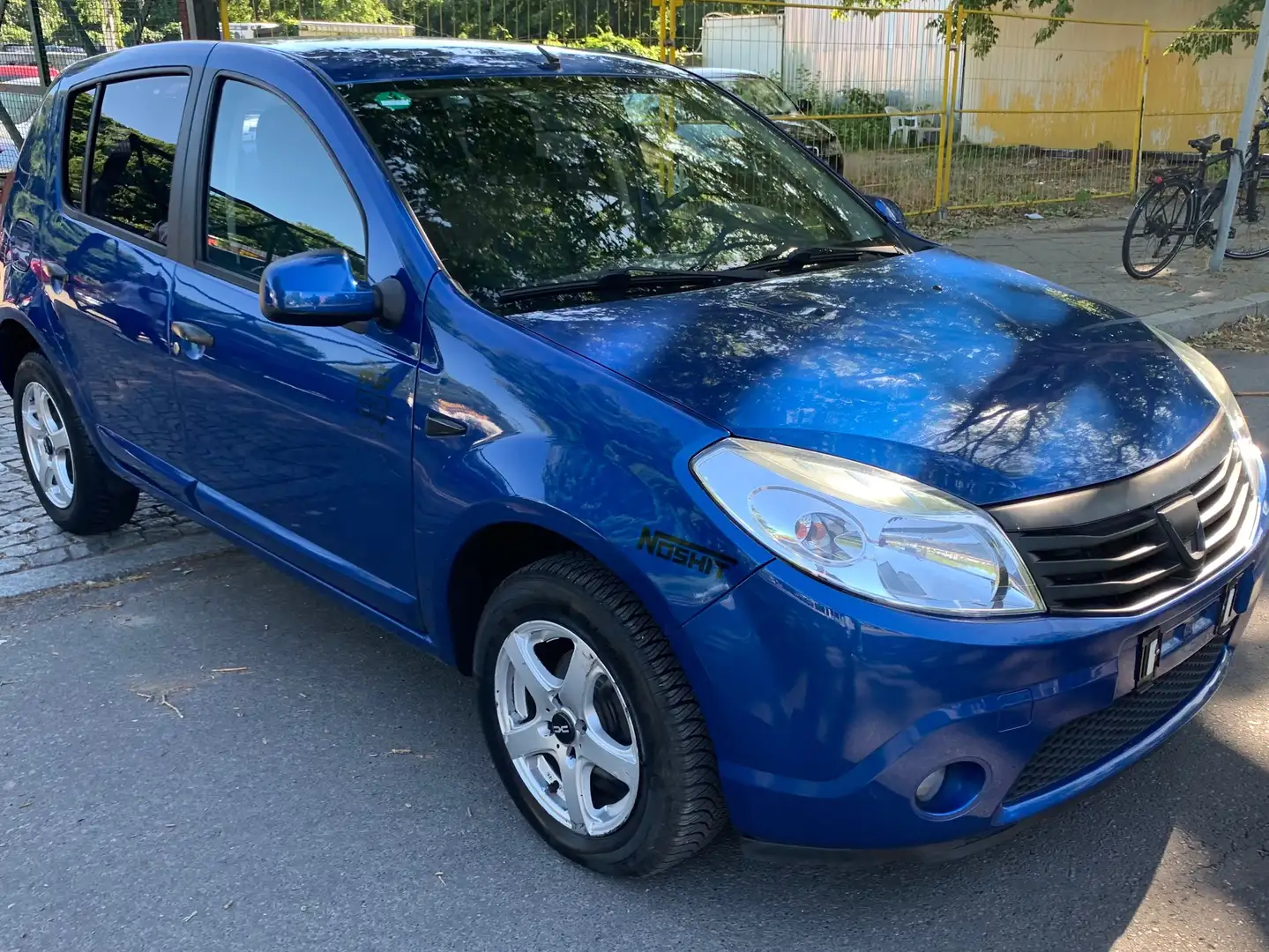 Dacia Sandero 1.2 16V Laureate 1.Hand 95TKM Scheckheft Klima Blau - 1