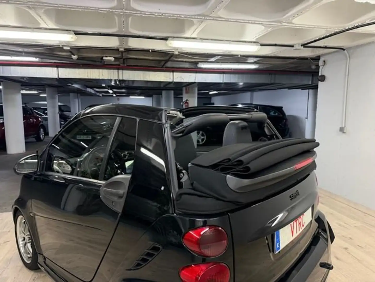 smart forTwo Cabrio Brabus Xclusive Aut. Schwarz - 2