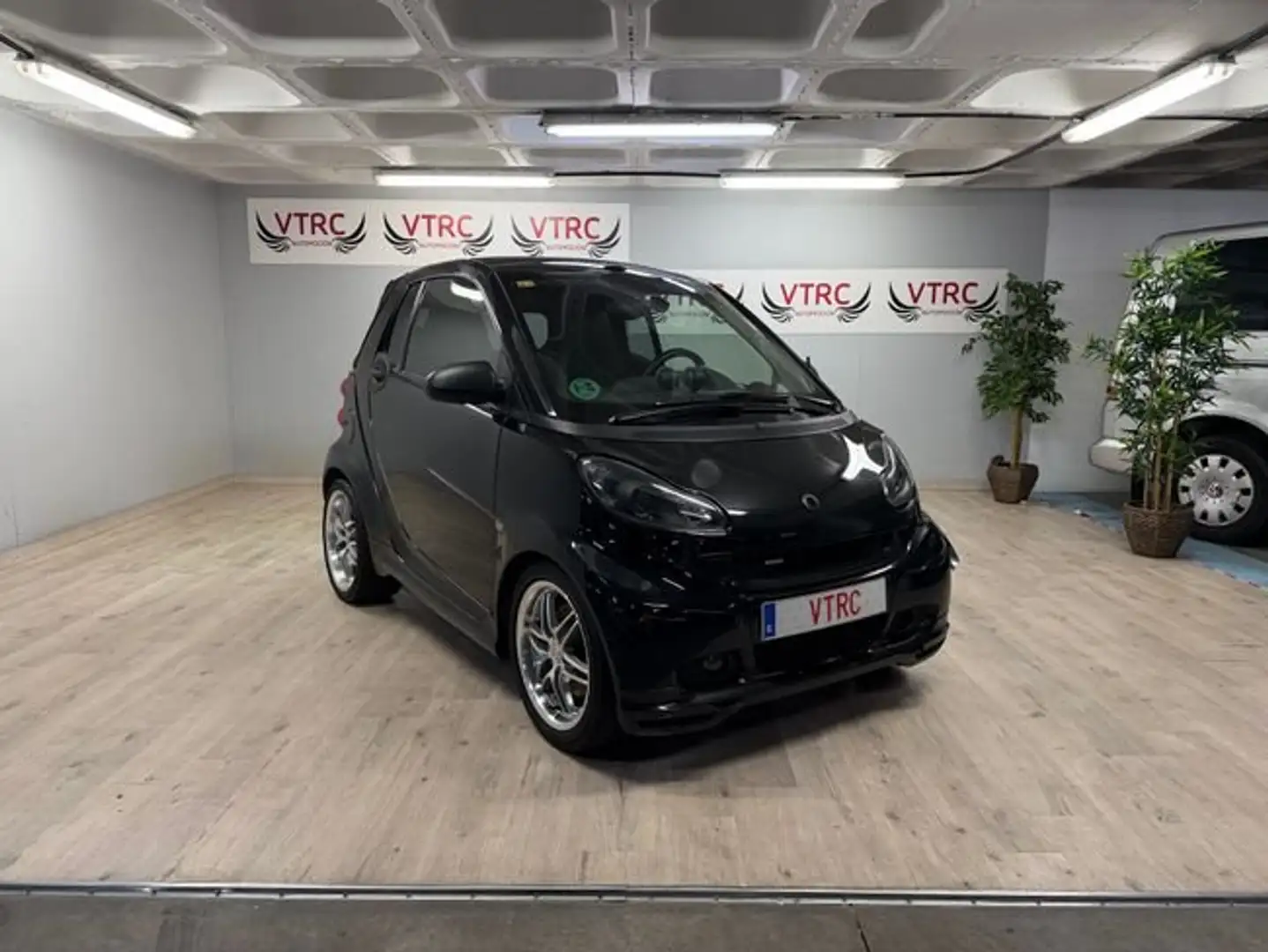 smart forTwo Cabrio Brabus Xclusive Aut. Schwarz - 1