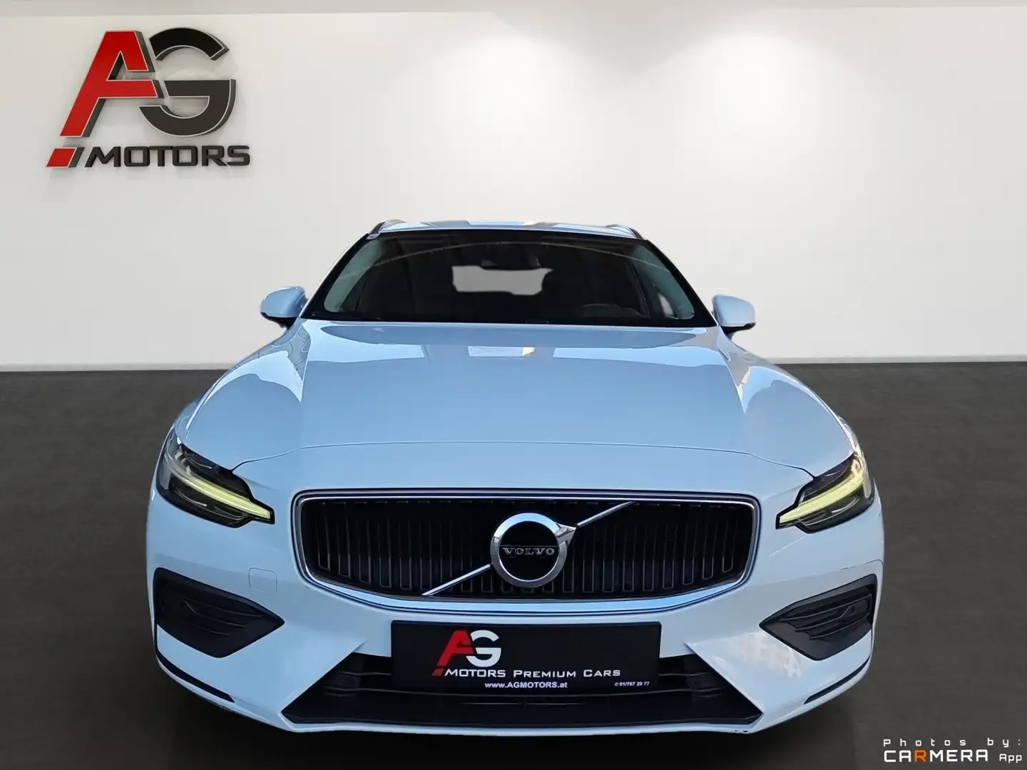 Volvo V60 D3 Momentum Geartronic Weiß - 2