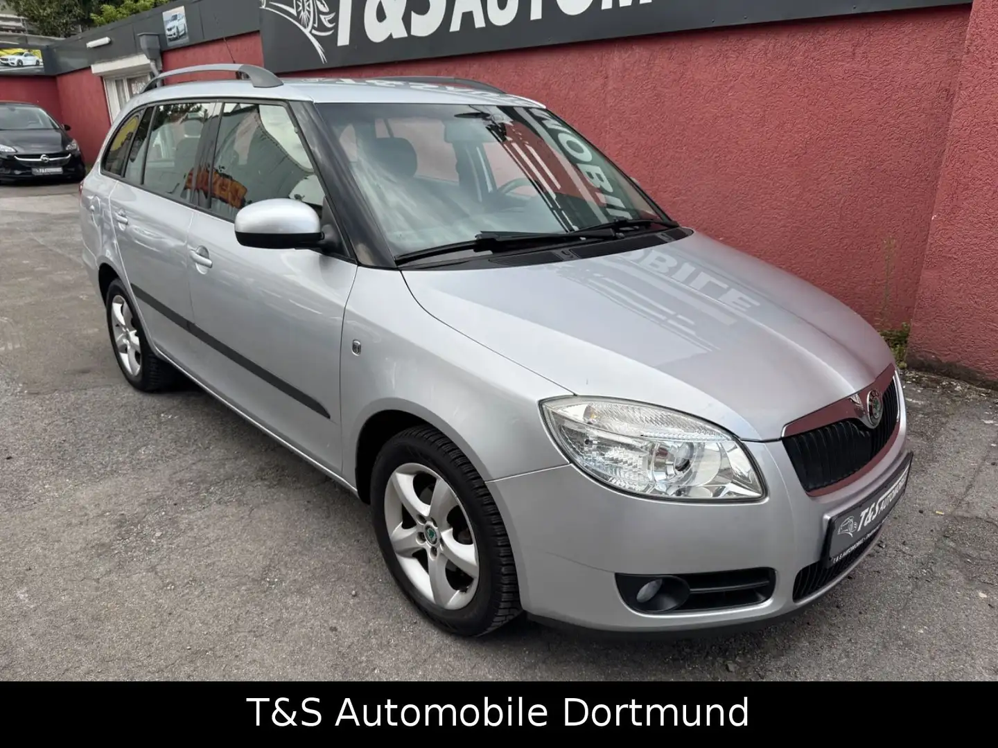 Skoda Fabia Combi 1.4 Elegance -Klima-PDC-SHZ- Plateado - 2