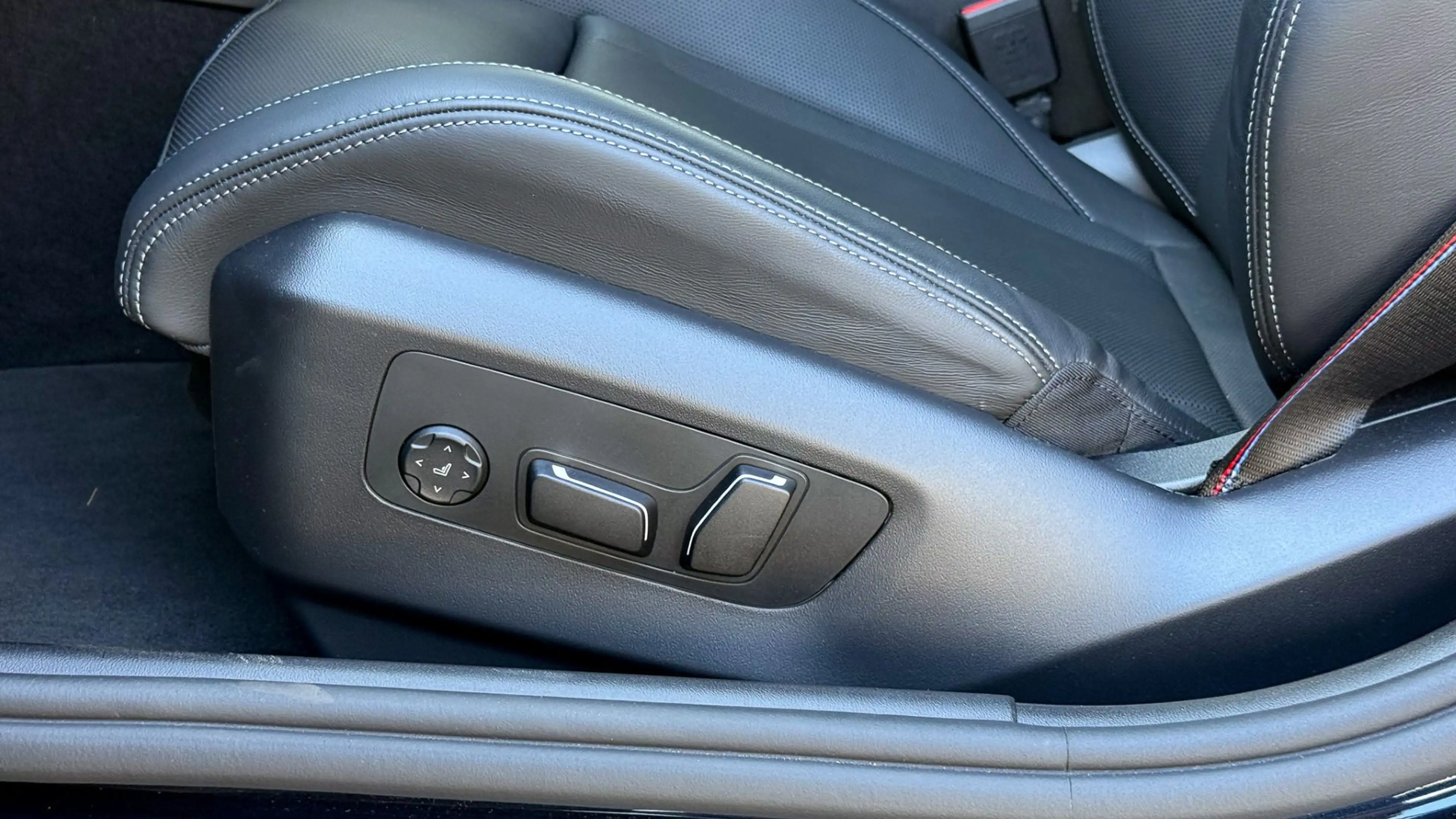 BMW 540 d xDrive M-Sportpaket — photo 14