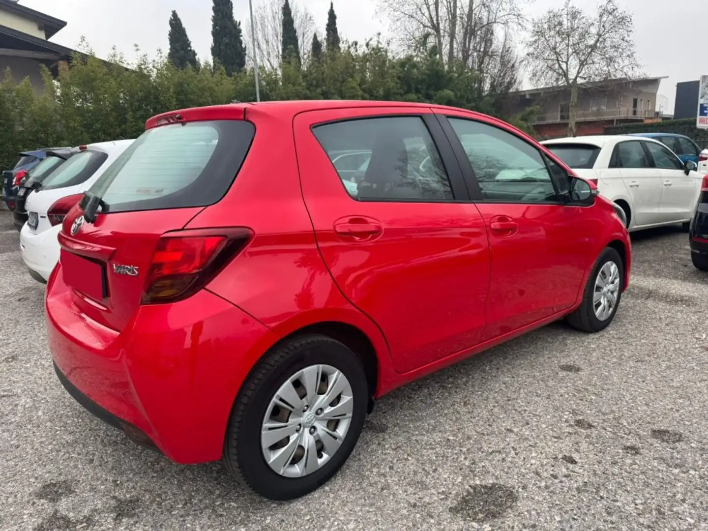 Toyota Yaris 1.4 D-4D 5 porte Lounge X NEOPATENTATI Rosso - 2