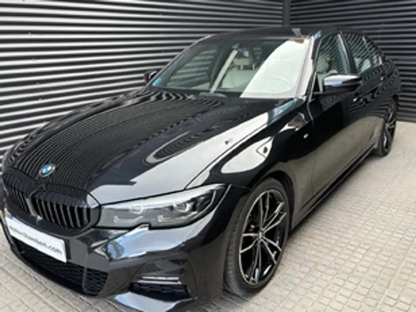 BMW 320 320dA Negro - 1